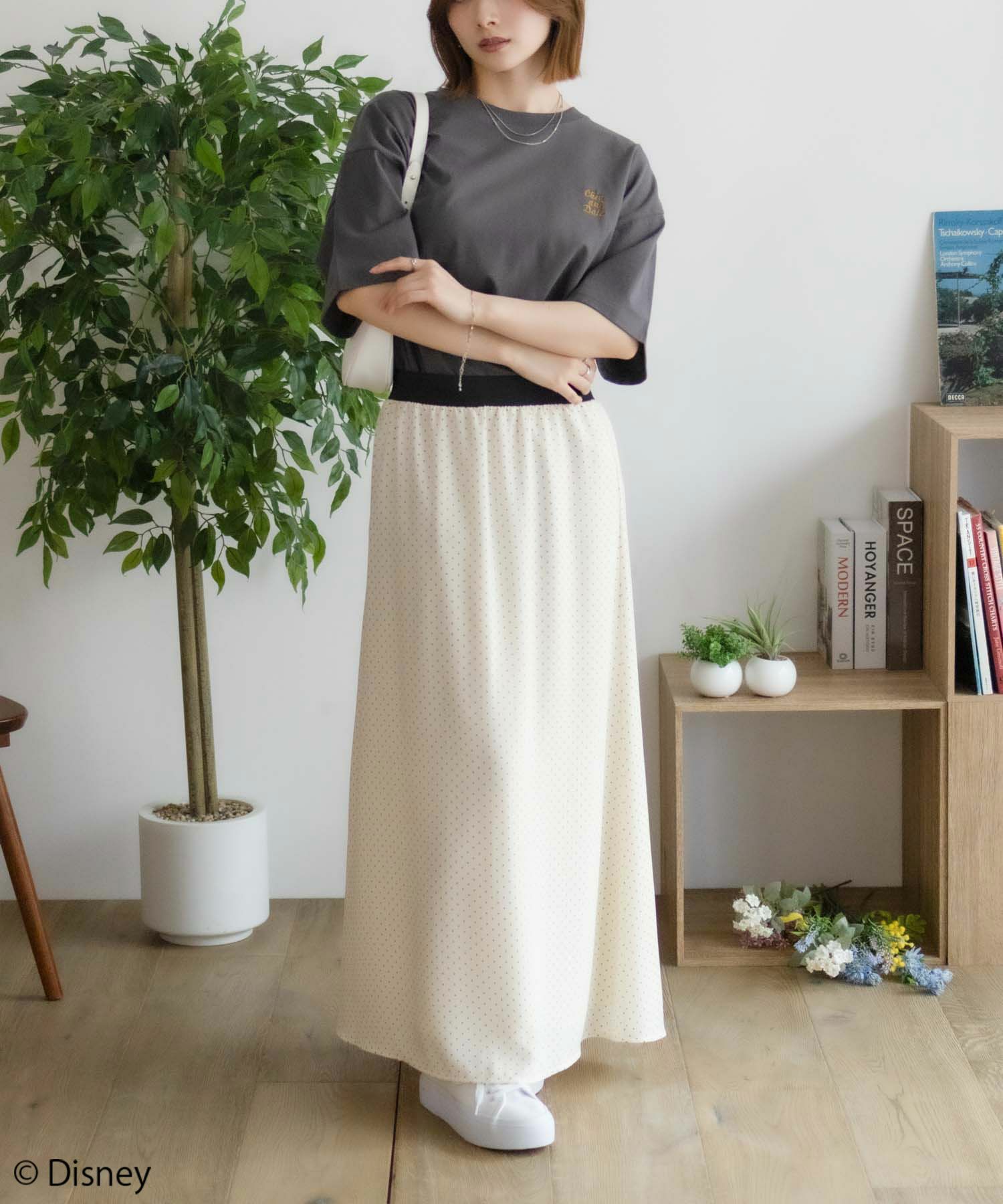 Disney ミッキーマウス チップ＆デール / サガラ刺繍Tシャツ レディース ネコポス 対応商品