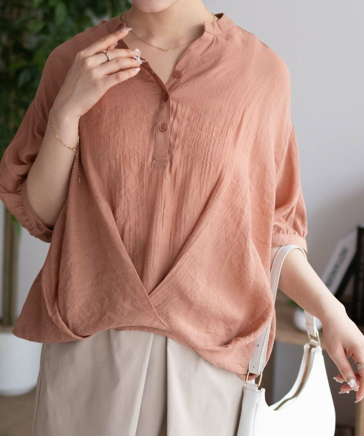 nAvy 裾タックスキッパーブラウス レディース