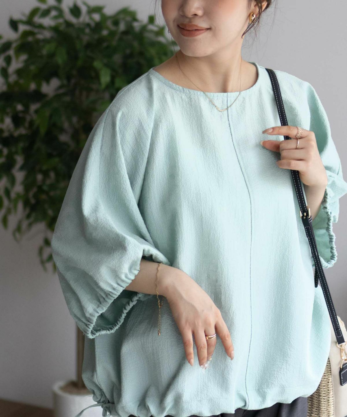 nAvy 裾サイドシャーリングブラウス レディース