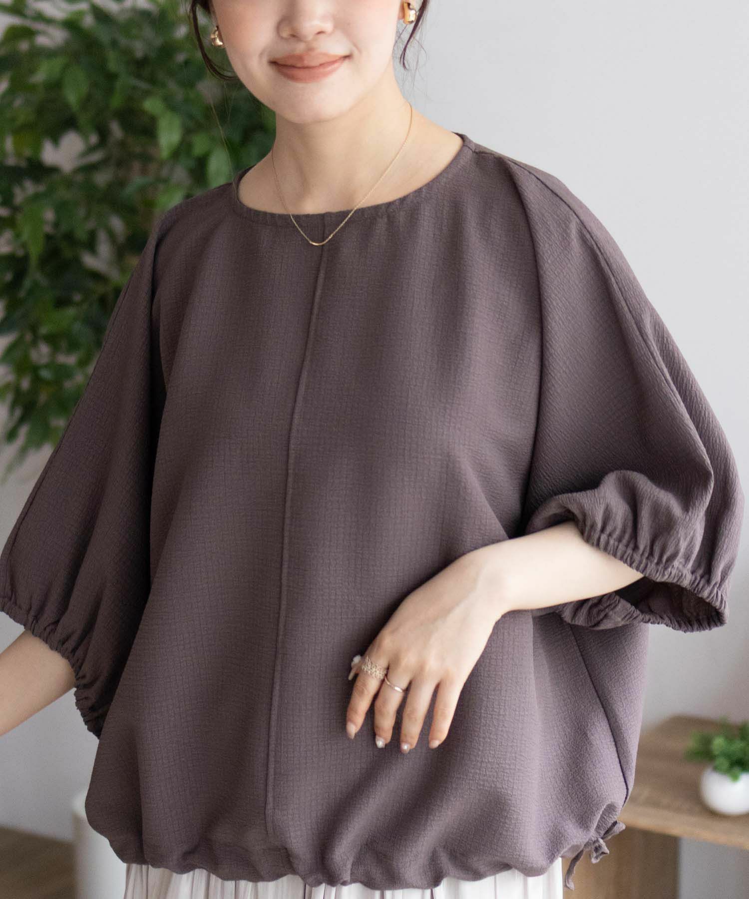 nAvy  裾サイドシャーリングブラウス レディース商品画像-3