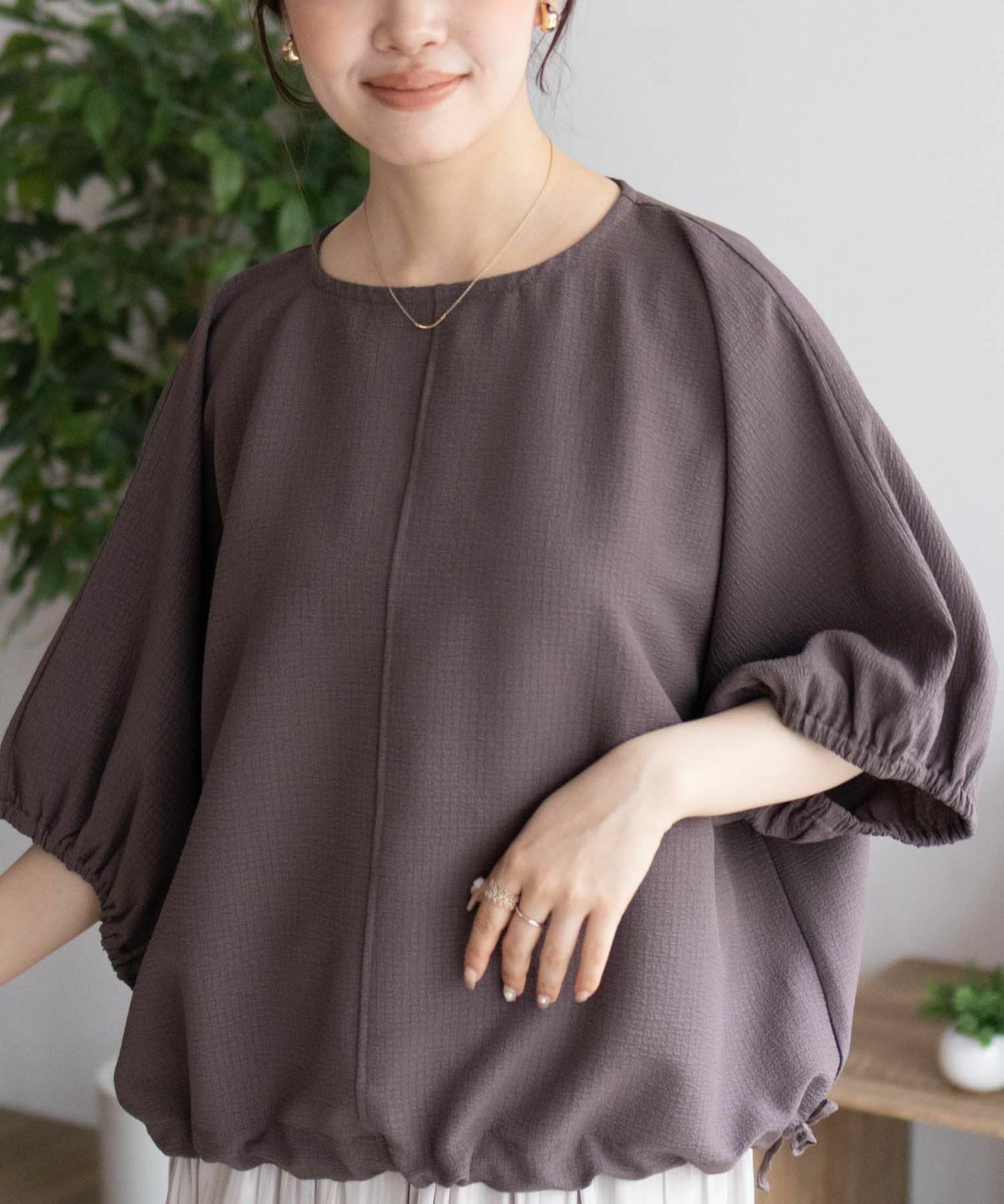 nAvy 裾サイドシャーリングブラウス レディース