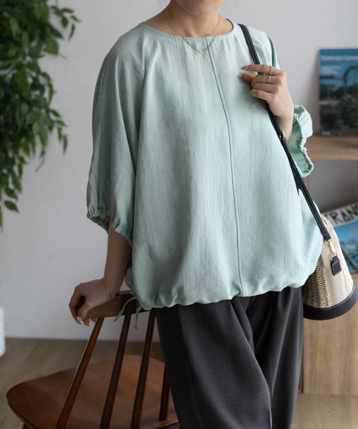 nAvy 裾サイドシャーリングブラウス レディース