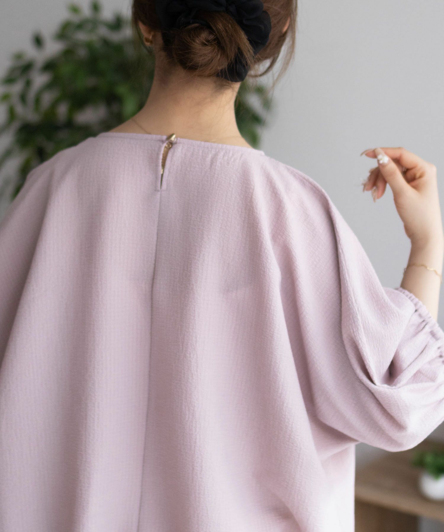 nAvy  裾サイドシャーリングブラウス レディース商品画像-11