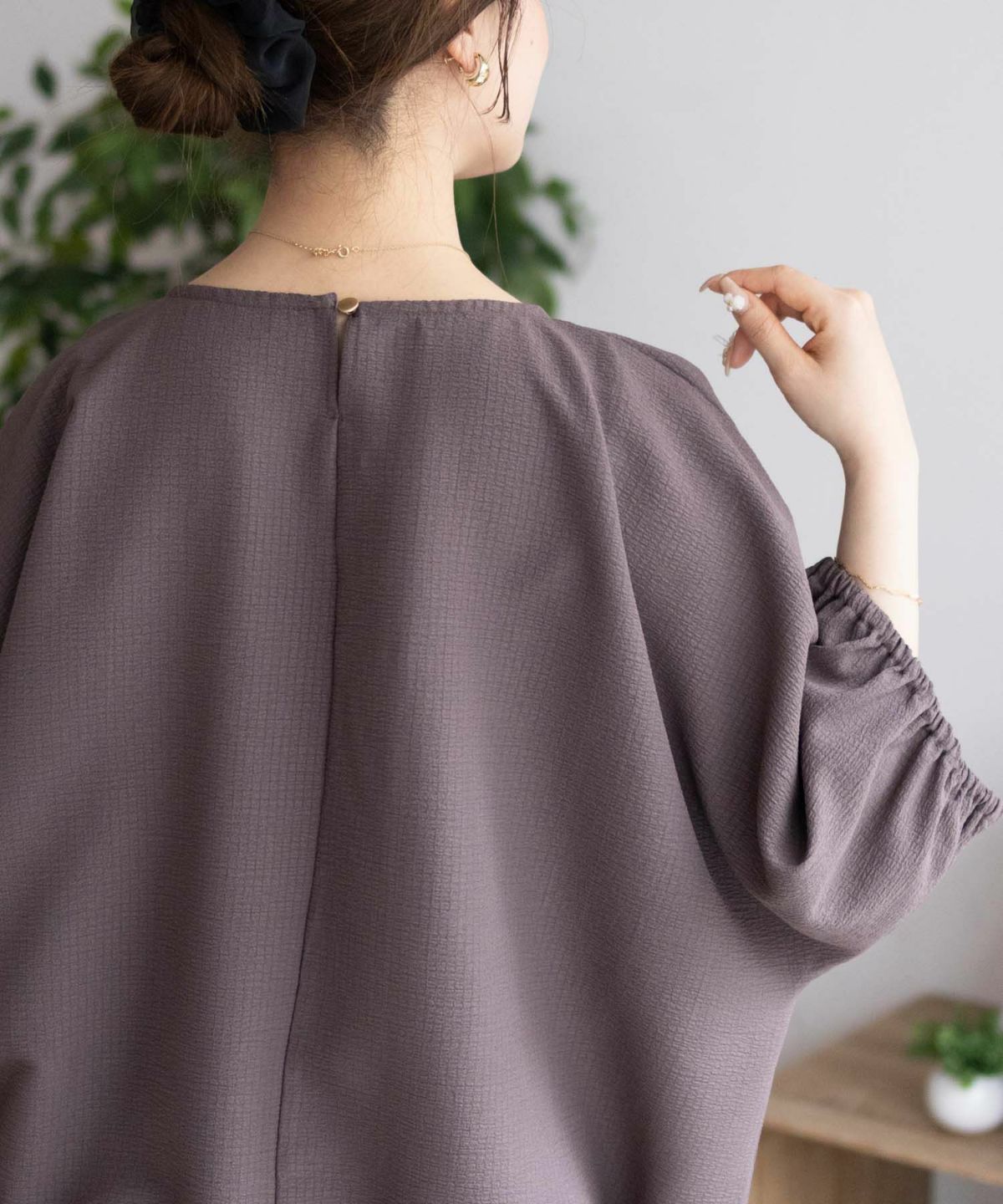 nAvy 裾サイドシャーリングブラウス レディース