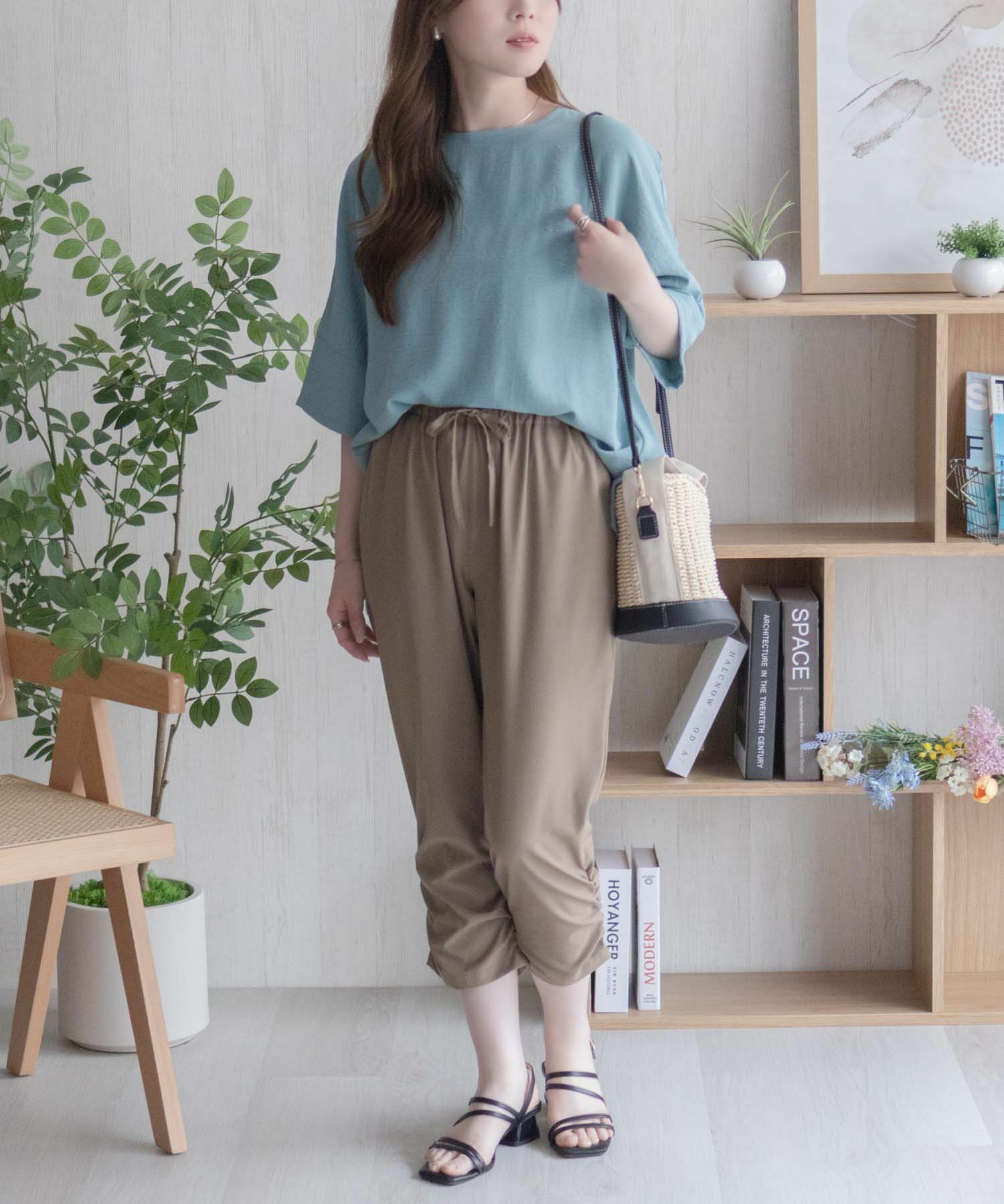 nAvy SARARI 裾シャーリング7分丈パンツ レディース