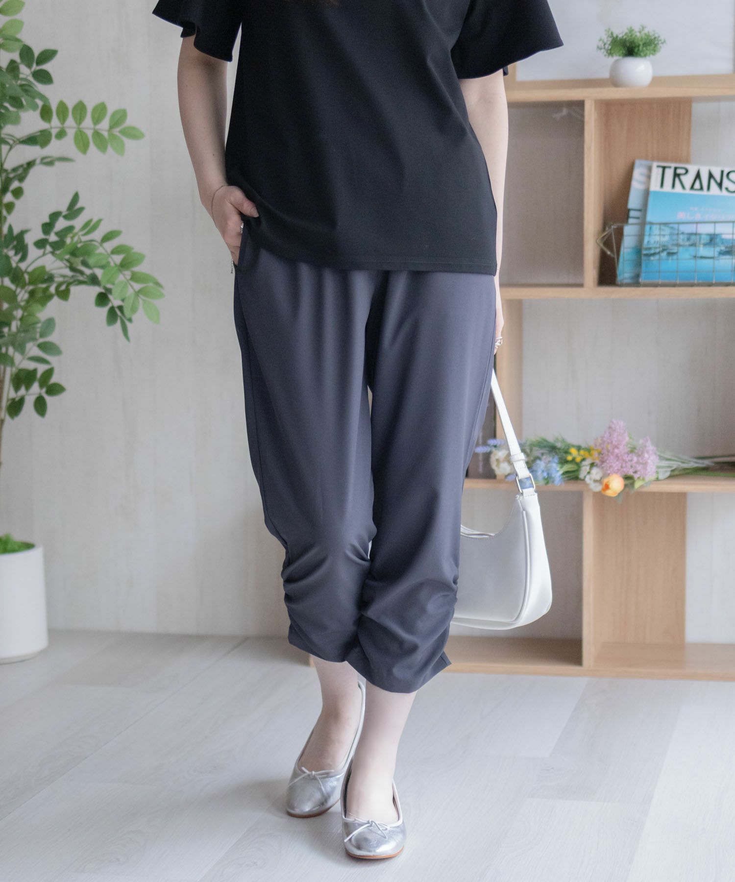 nAvy SARARI  裾シャーリング7分丈パンツ レディース商品サムネイル-14
