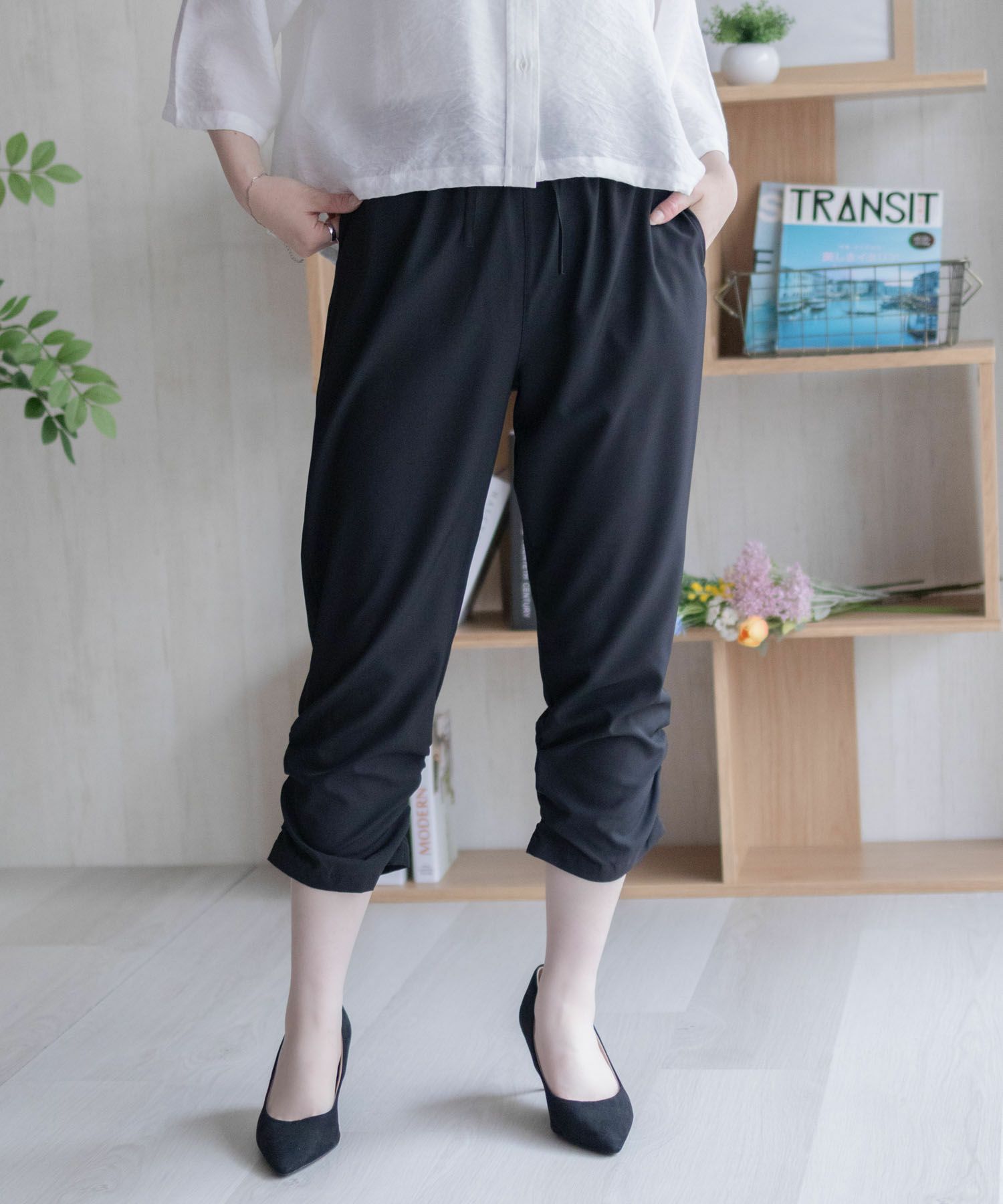 nAvy SARARI 裾シャーリング7分丈パンツ レディース