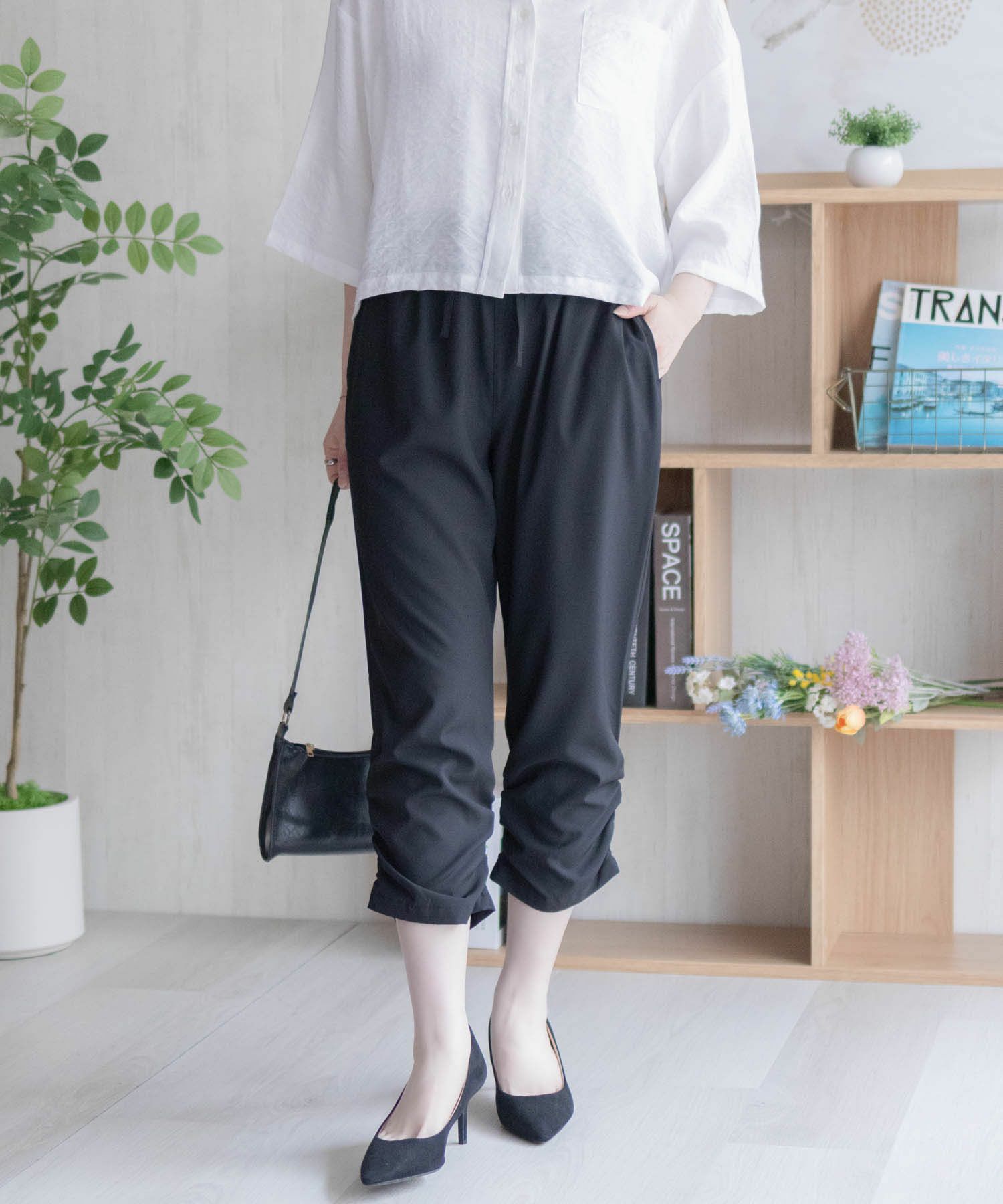 nAvy SARARI 裾シャーリング7分丈パンツ レディース