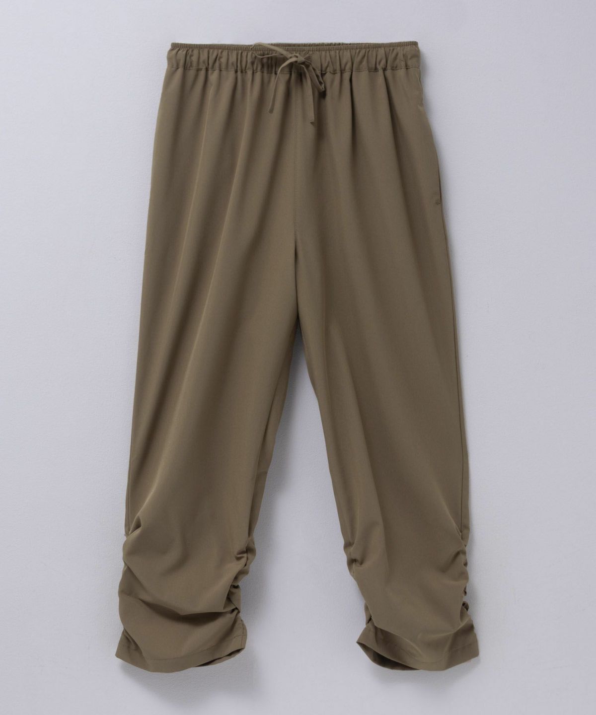 nAvy SARARI 裾シャーリング7分丈パンツ レディース