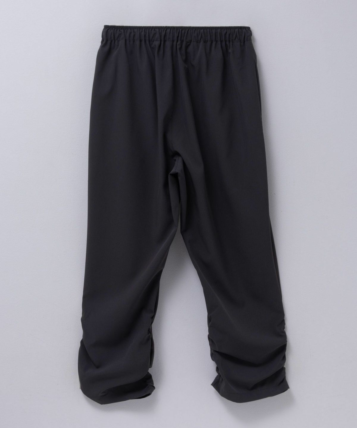 nAvy SARARI 裾シャーリング7分丈パンツ レディース