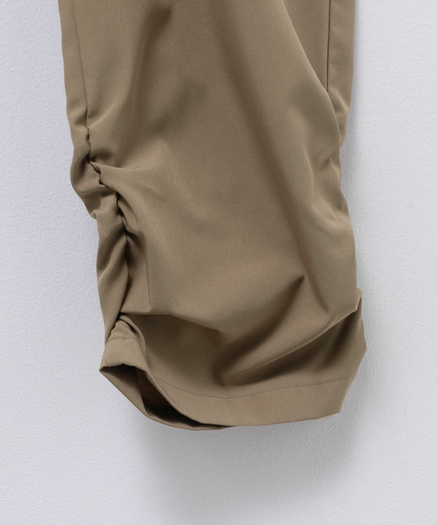 nAvy SARARI 裾シャーリング7分丈パンツ レディース