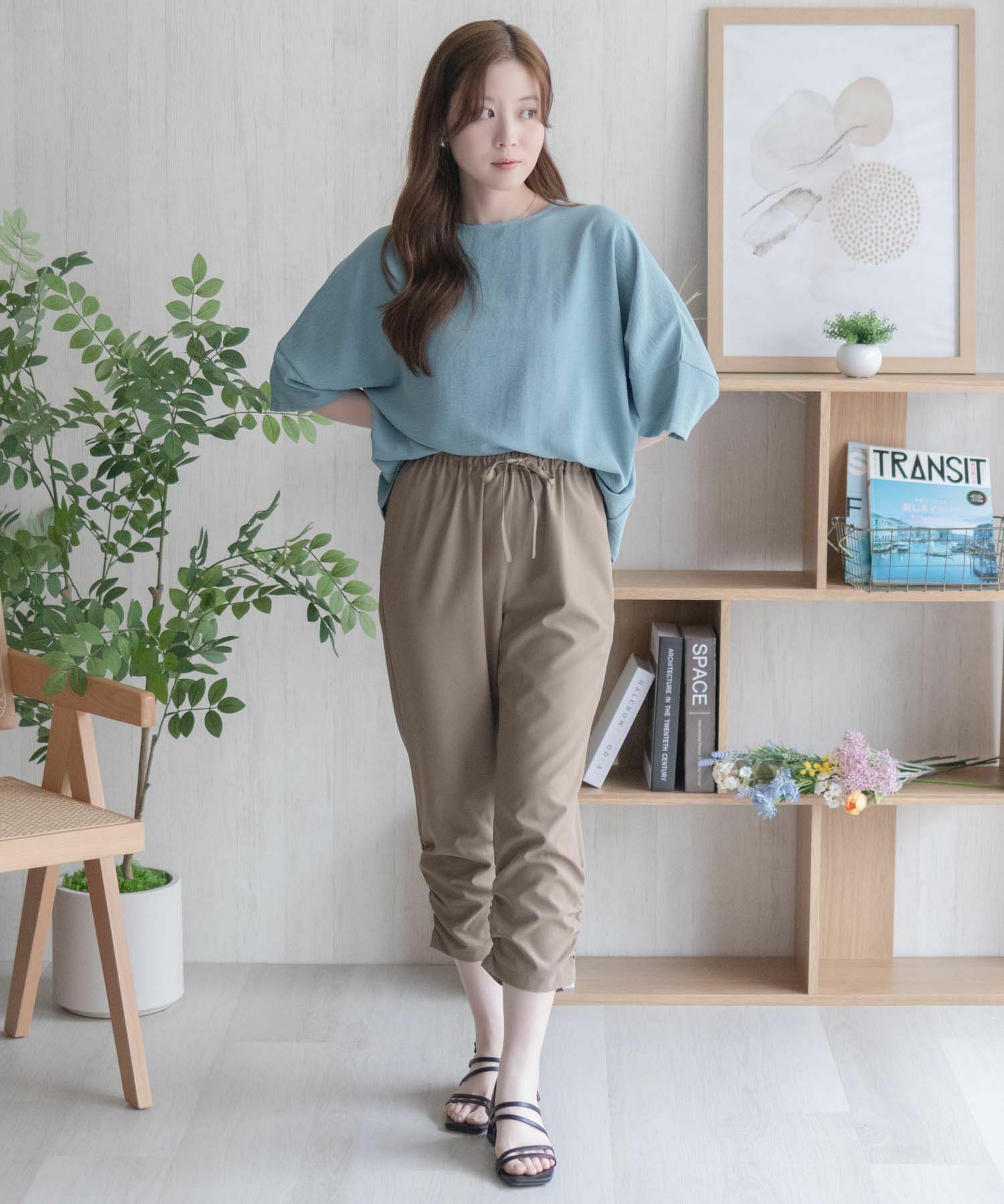 nAvy SARARI 裾シャーリング7分丈パンツ レディース