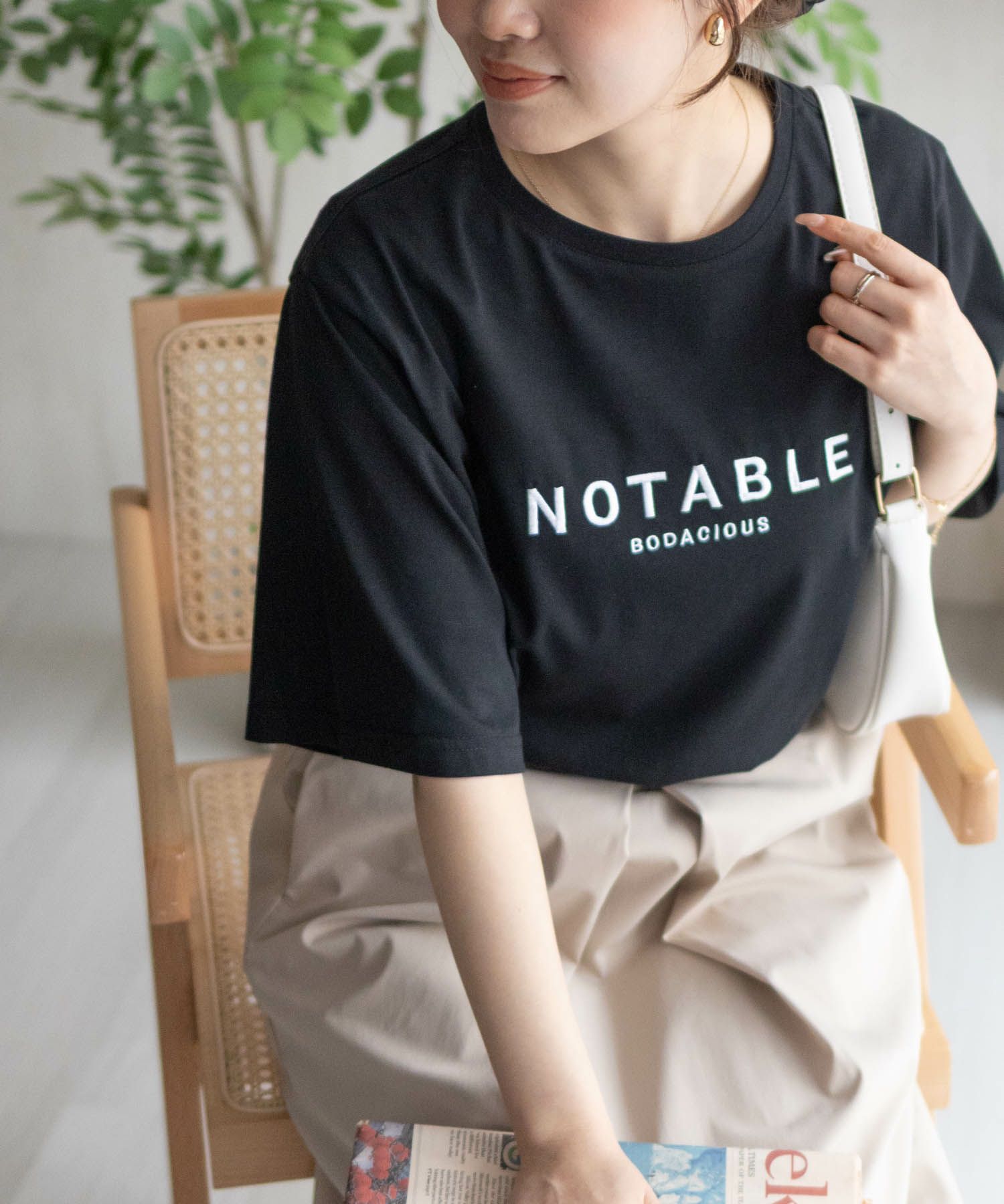 nAvy ロゴ刺繍Tシャツ レディース メール便 対応商品商品サムネイル-1