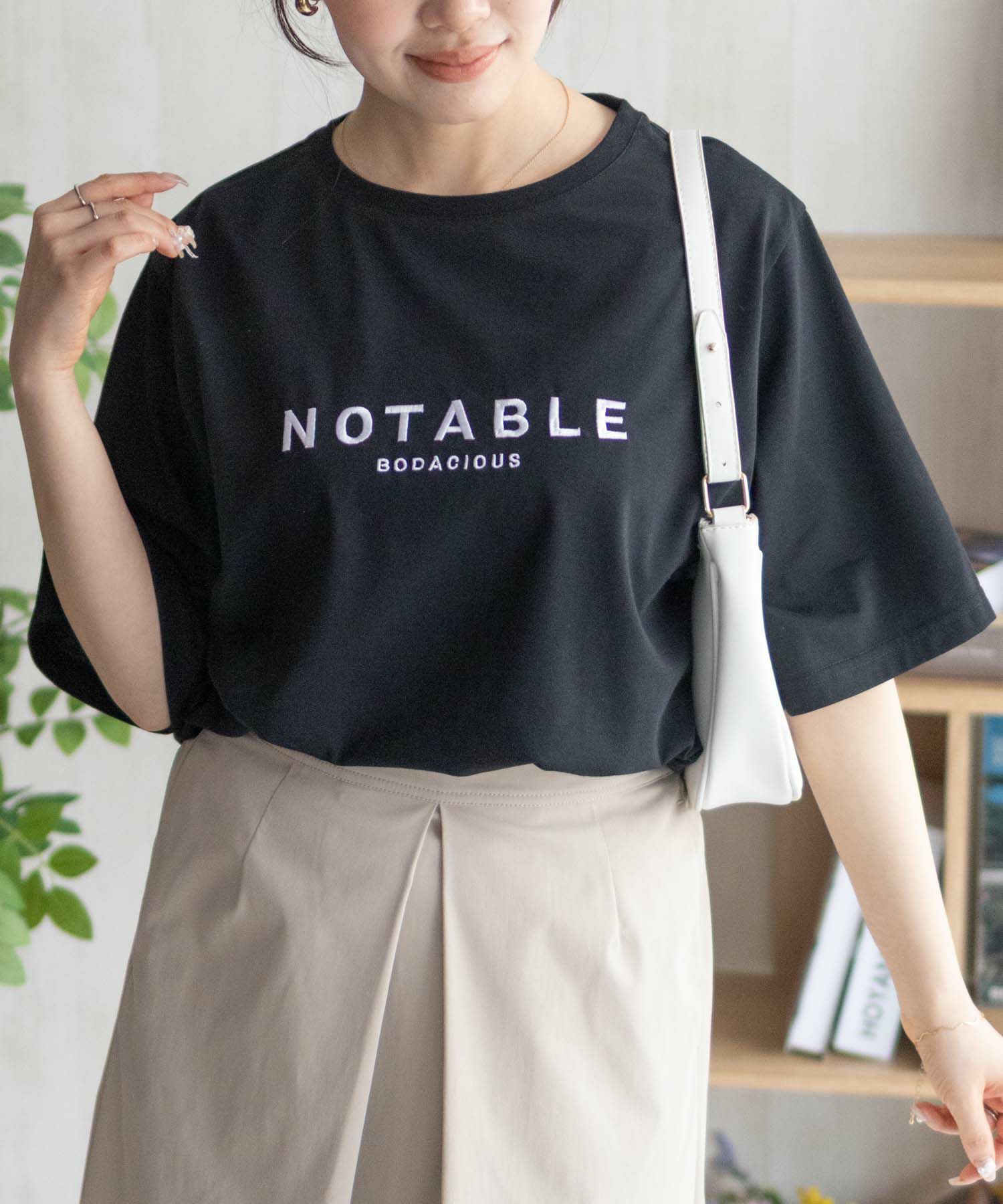 nAvy ロゴ刺繍Tシャツ レディース メール便 対応商品商品サムネイル-6