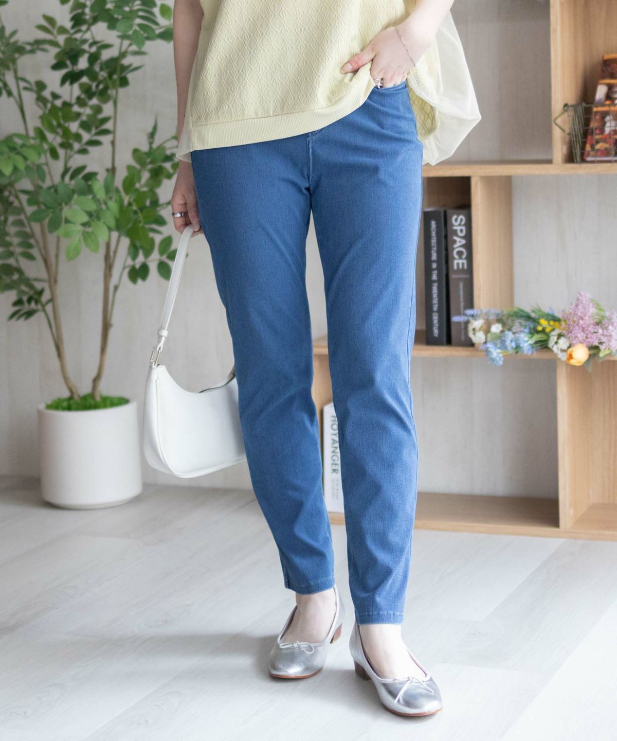 nAvy SARARI ひんやりフローズンストレートパンツ レディース