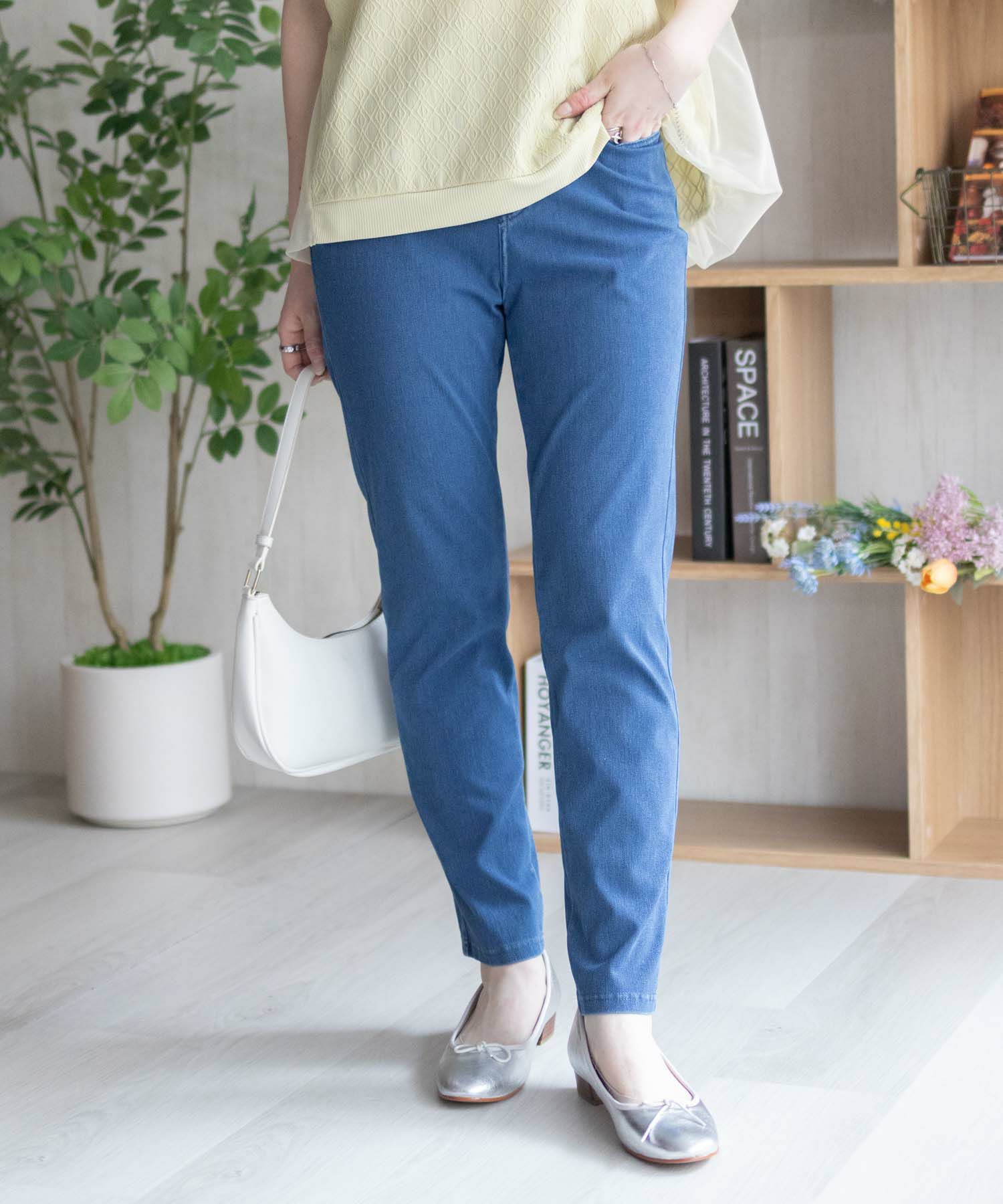 nAvy SARARI  ひんやりフローズンストレートパンツ レディース商品サムネイル-4