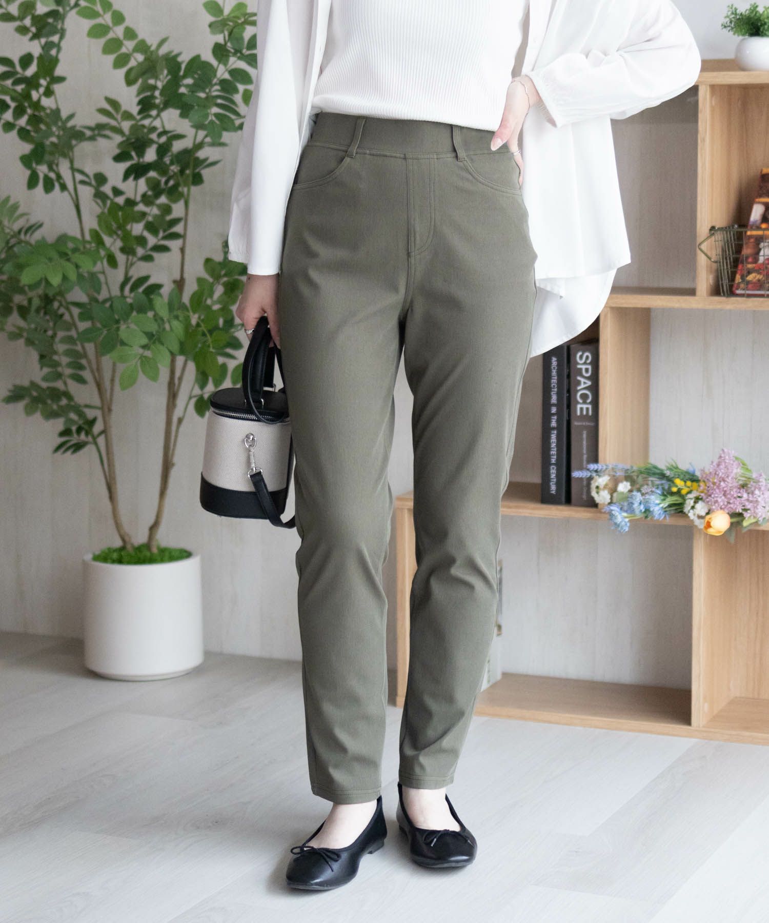 nAvy SARARI ひんやりフローズンストレートパンツ レディース