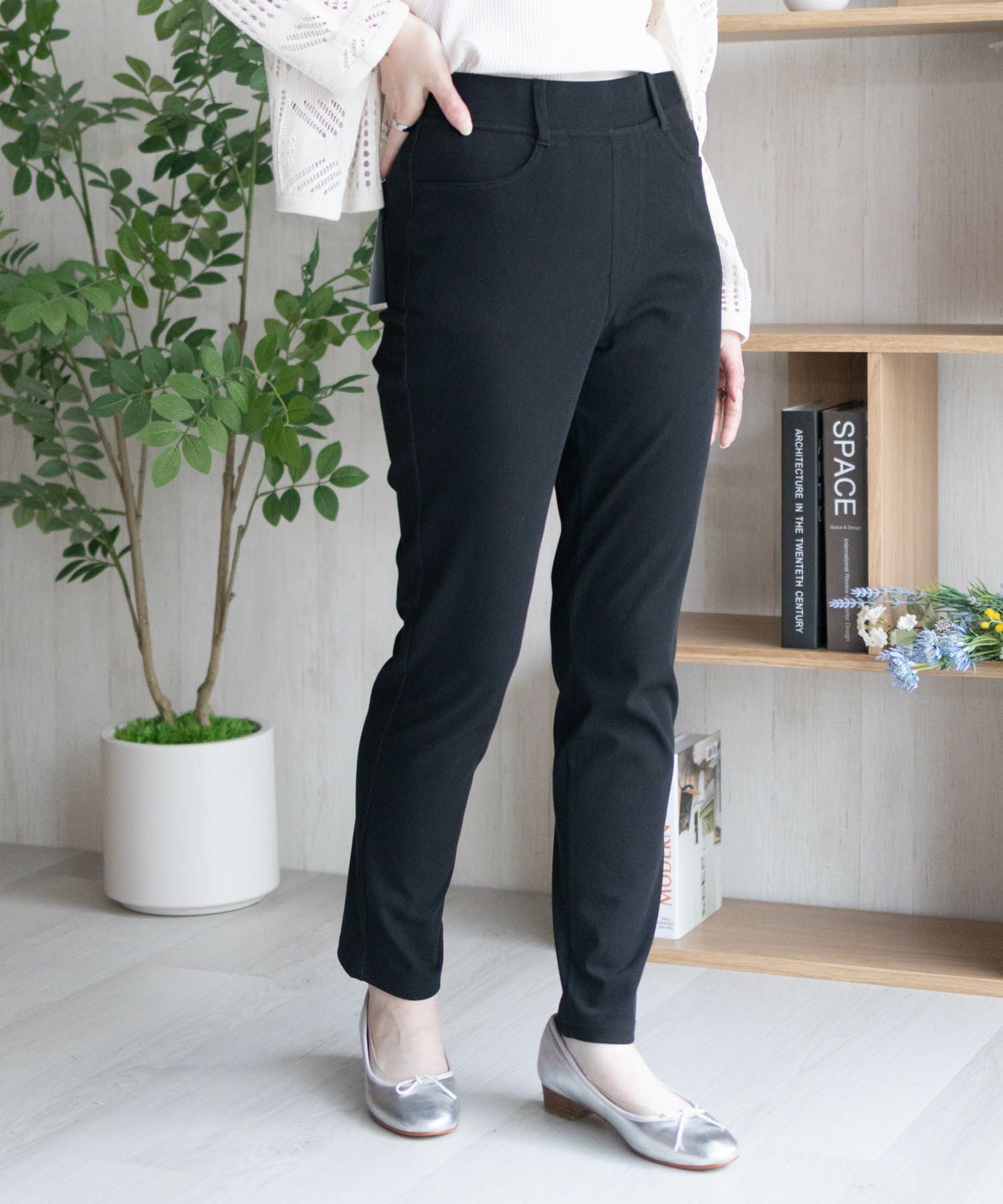 nAvy SARARI  ひんやりフローズンストレートパンツ レディース商品サムネイル-8