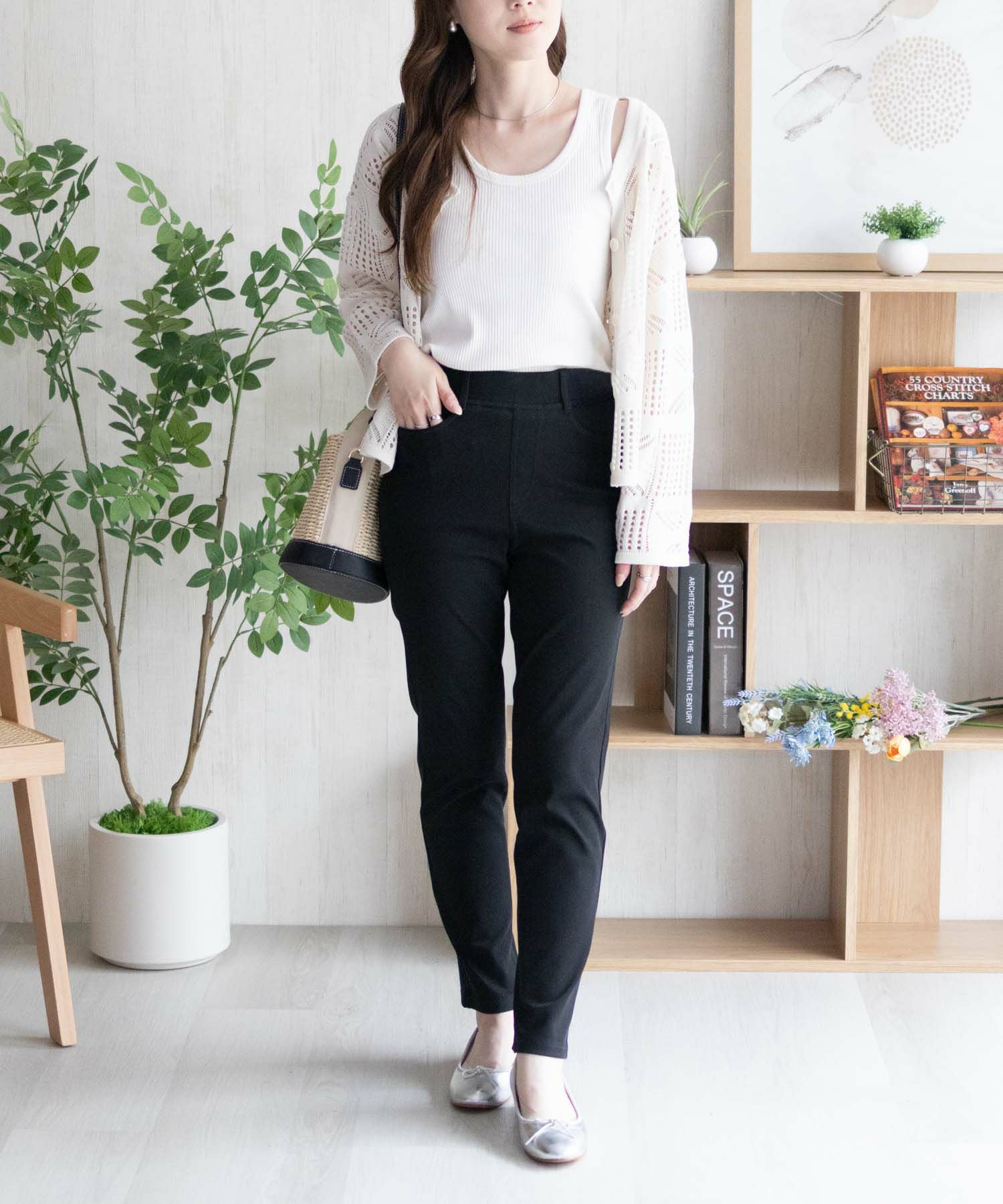 nAvy SARARI ひんやりフローズンストレートパンツ レディース