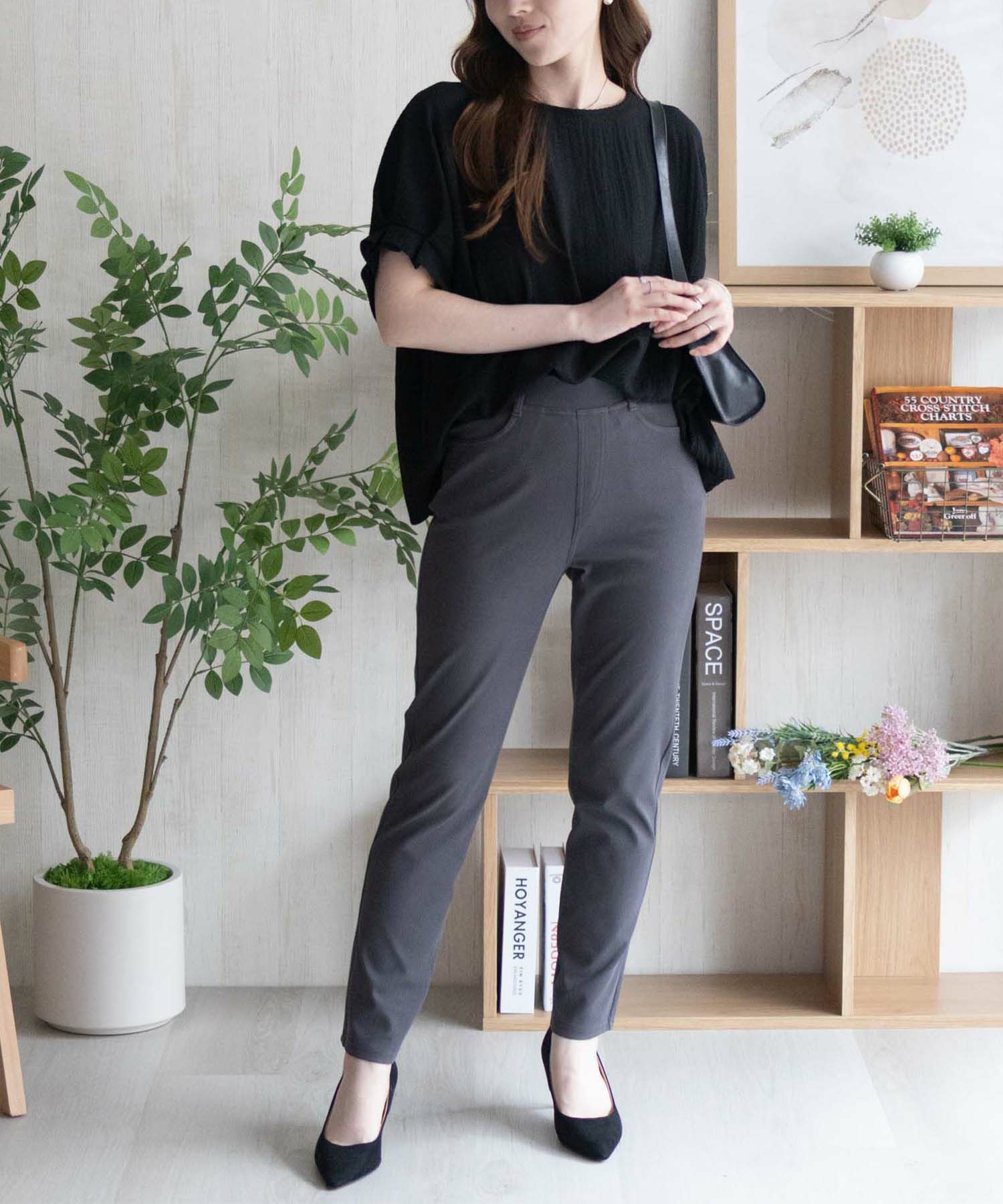 nAvy SARARI ひんやりフローズンストレートパンツ レディース