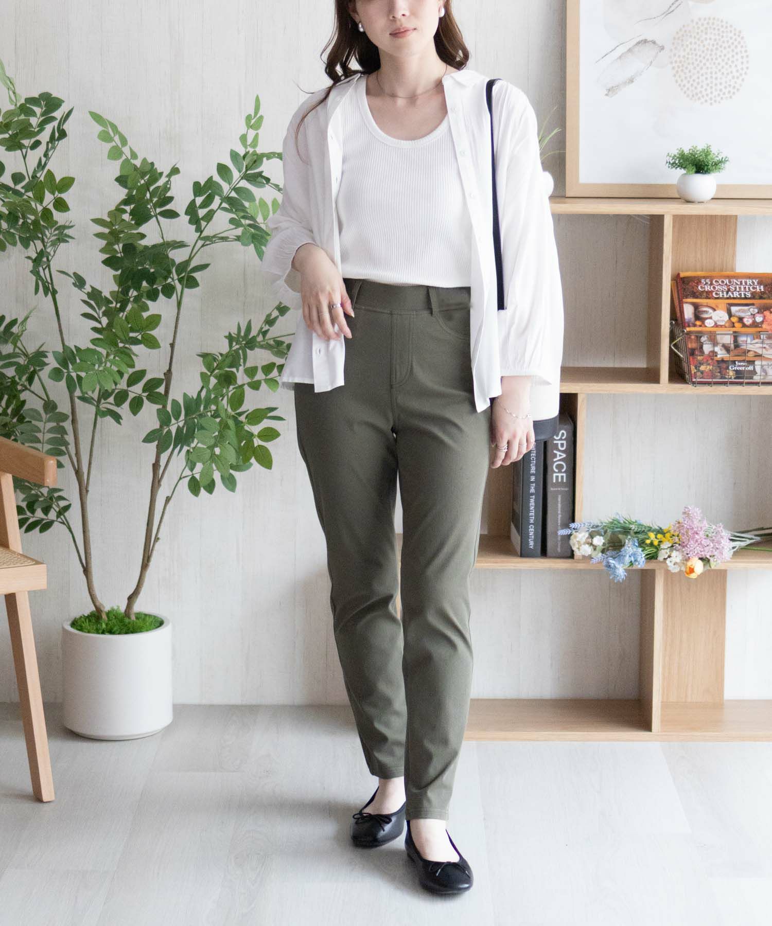 nAvy SARARI ひんやりフローズンストレートパンツ レディース