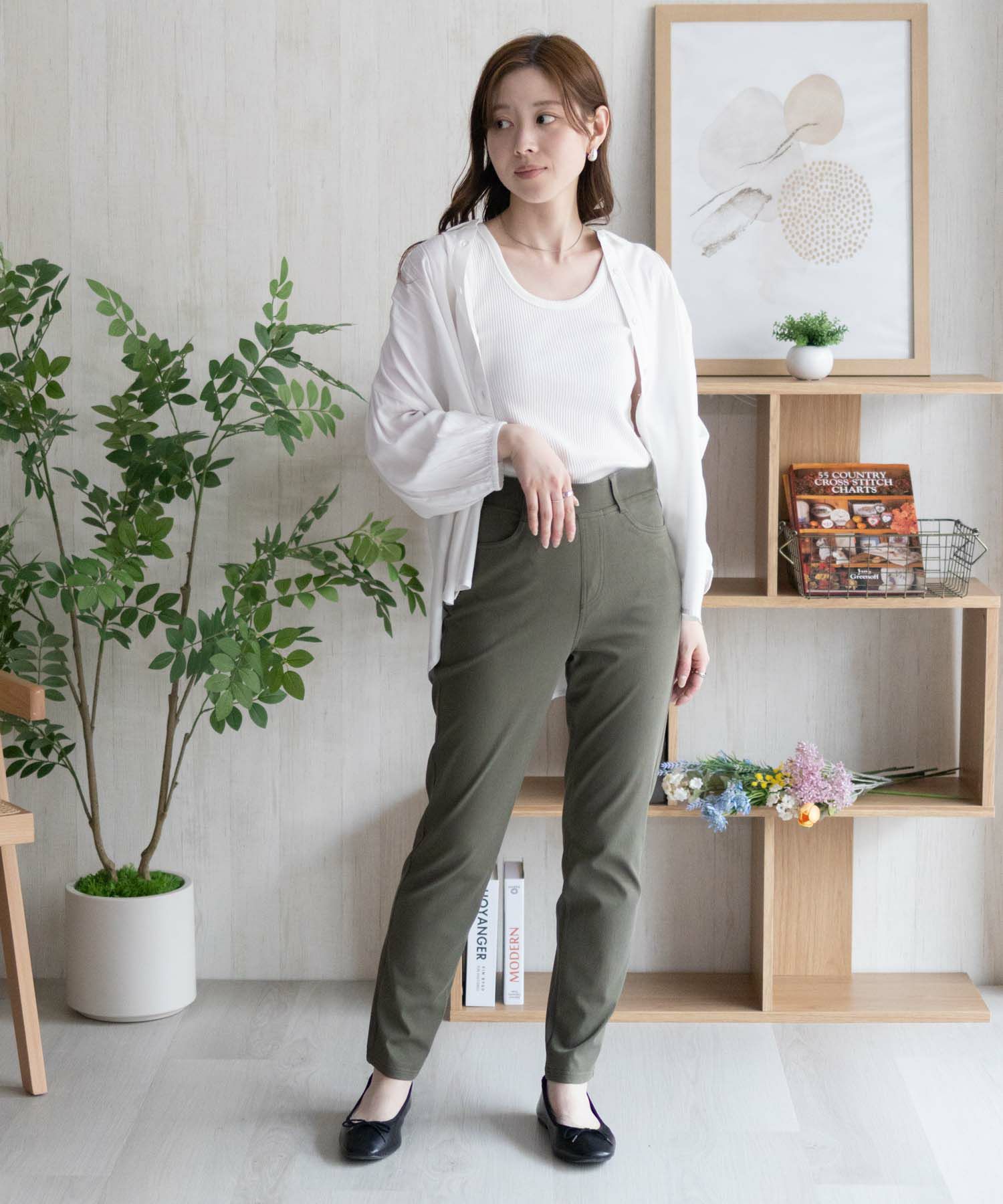 nAvy SARARI  ひんやりフローズンストレートパンツ レディース商品画像-39