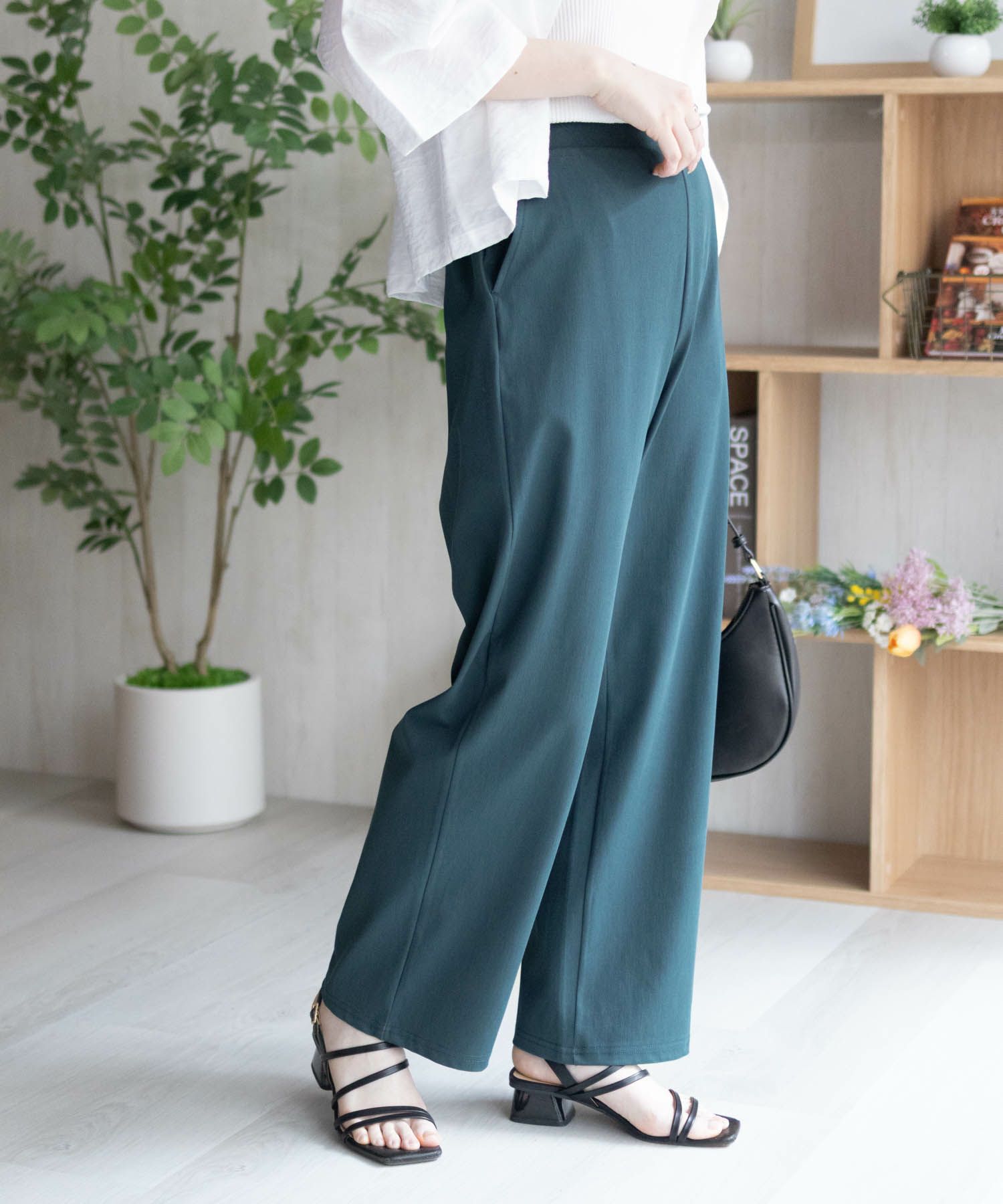 nAvy SARARI ひんやりフローズンセミワイドパンツ レディース