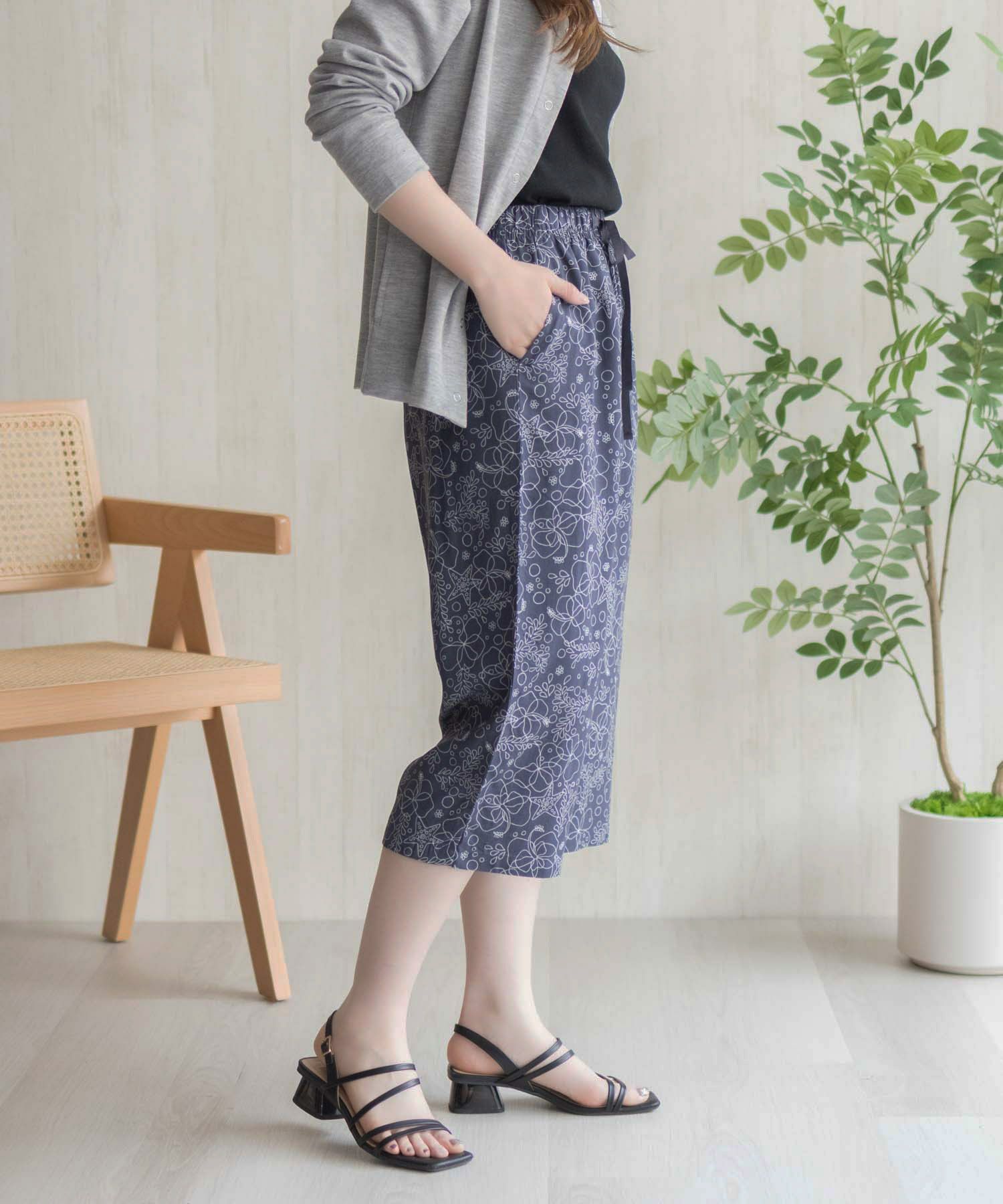 nAvy SARARI レーヨンステテコ フラワー柄 レディース