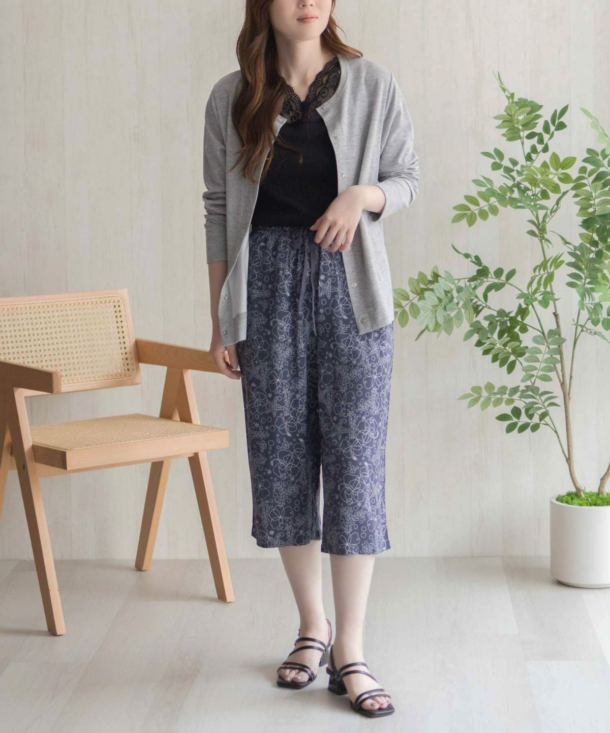 nAvy SARARI レーヨンステテコ フラワー柄 レディース