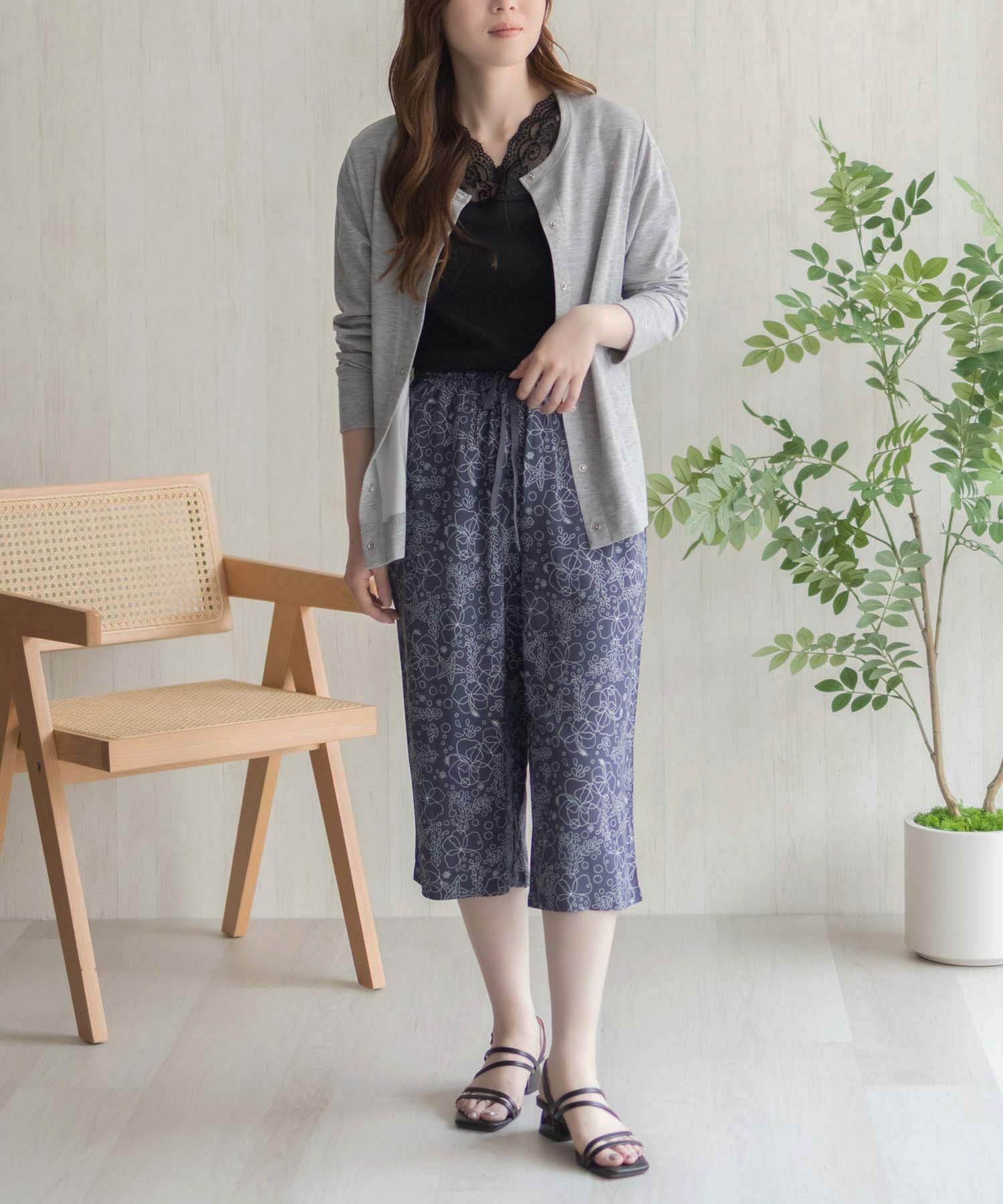 nAvy SARARI レーヨンステテコ フラワー柄 レディース