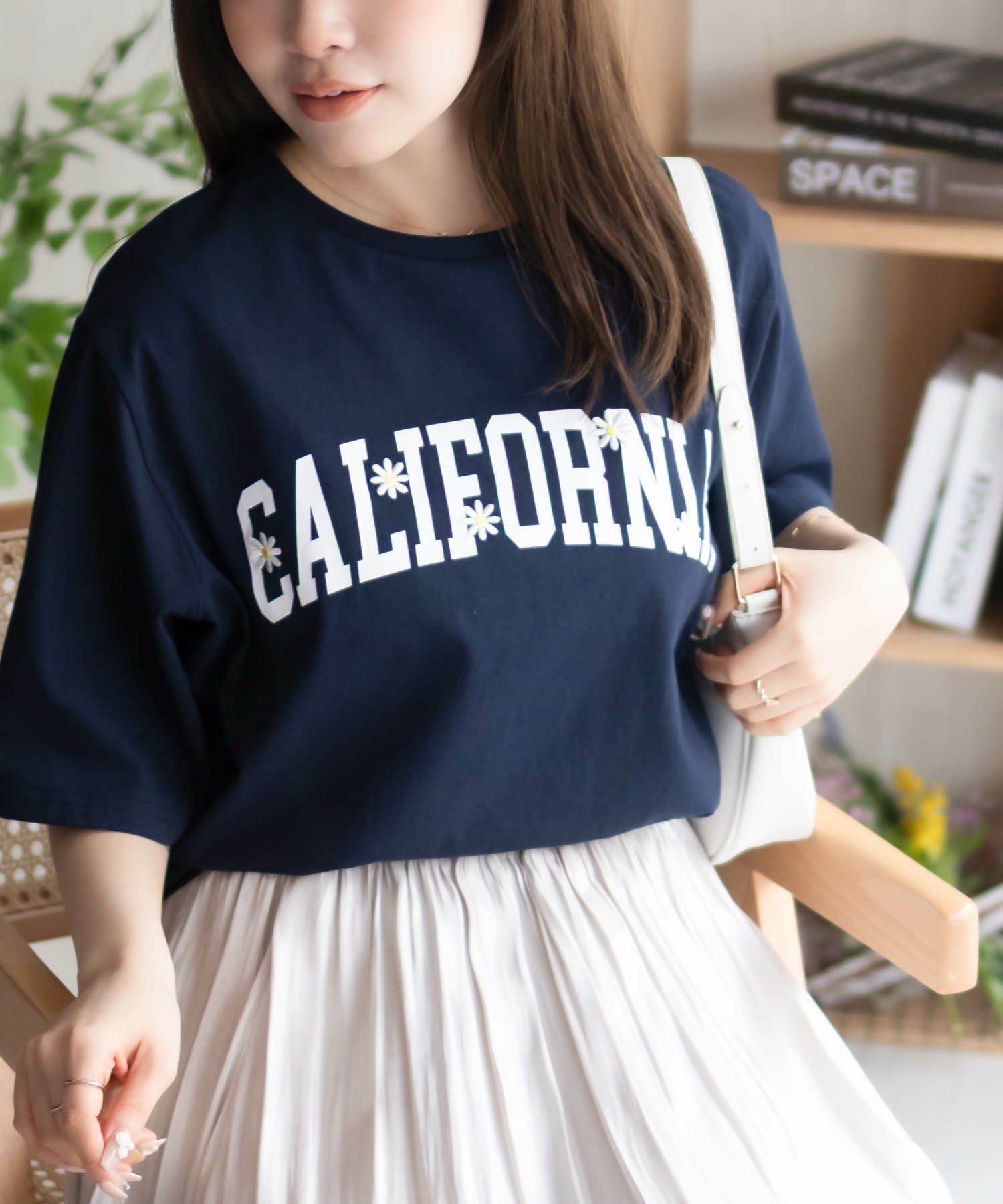 フラワー刺繍カレッジTシャツ レディース