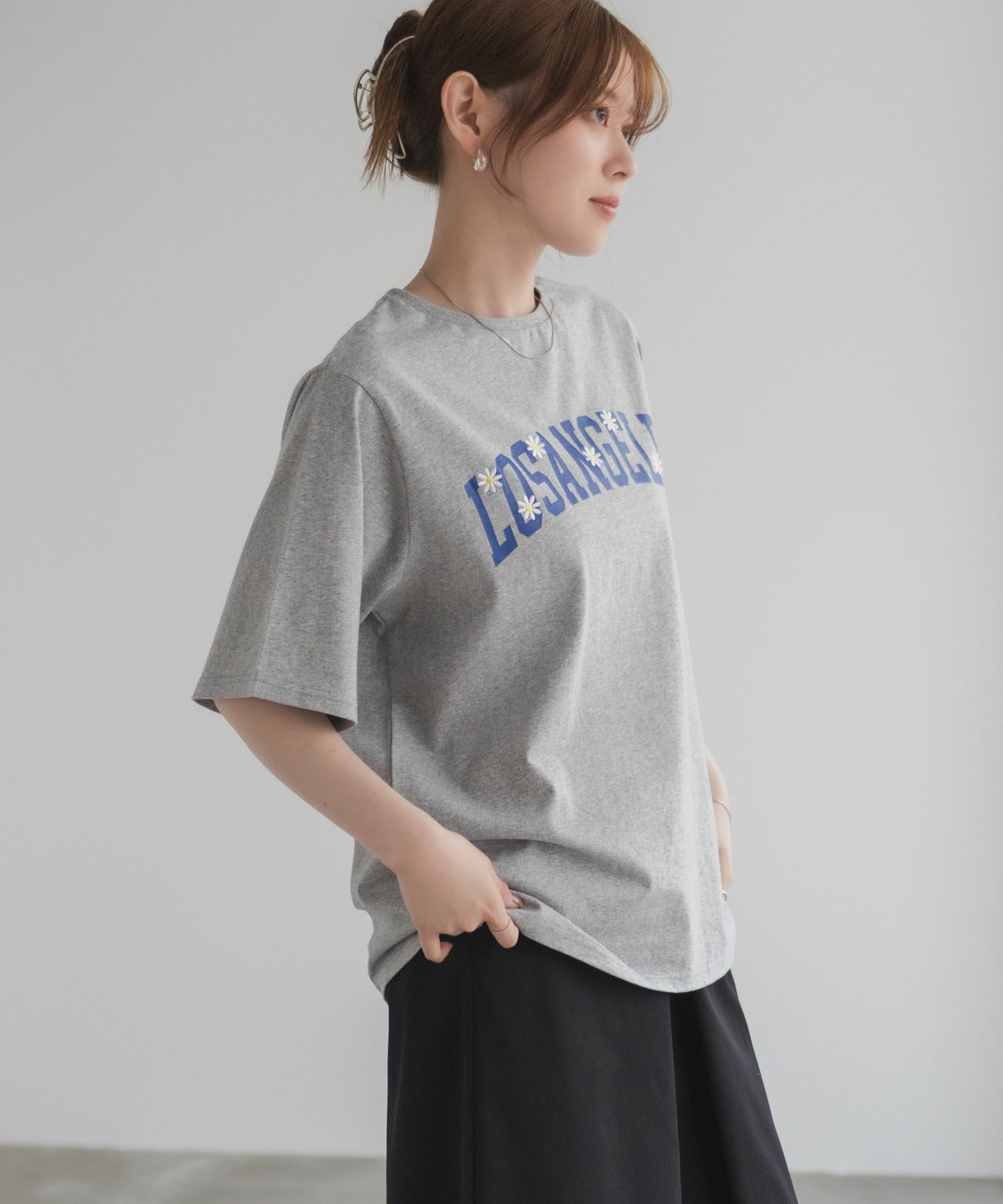 フラワー刺繍カレッジTシャツ レディース メール便 対応商品商品サムネイル-3
