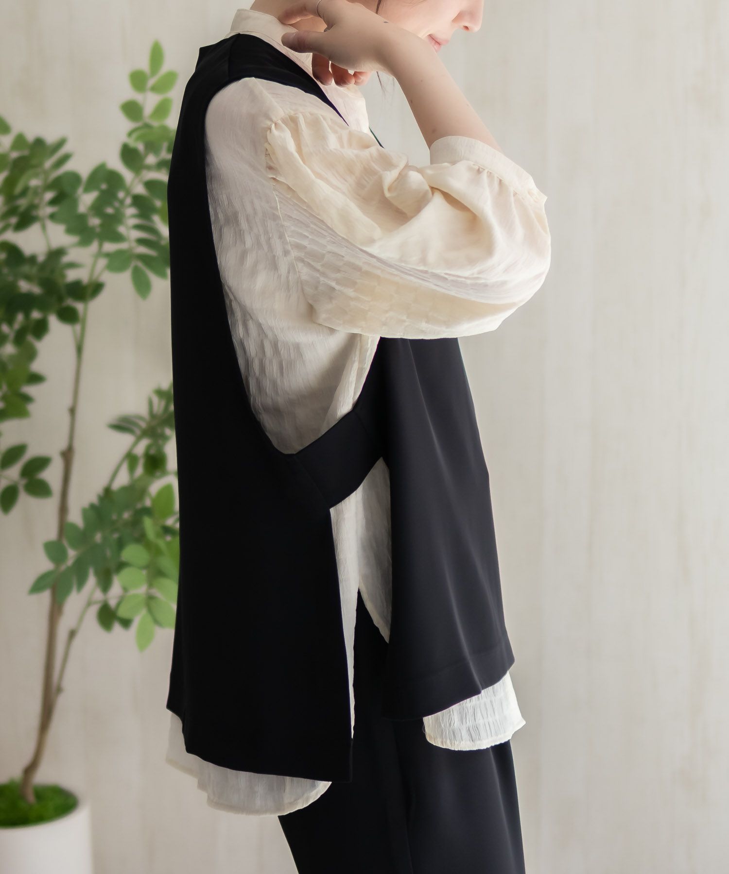 [最終さらに50%OFF]HusHusH  冷感ノーカラージレ レディース商品サムネイル-13