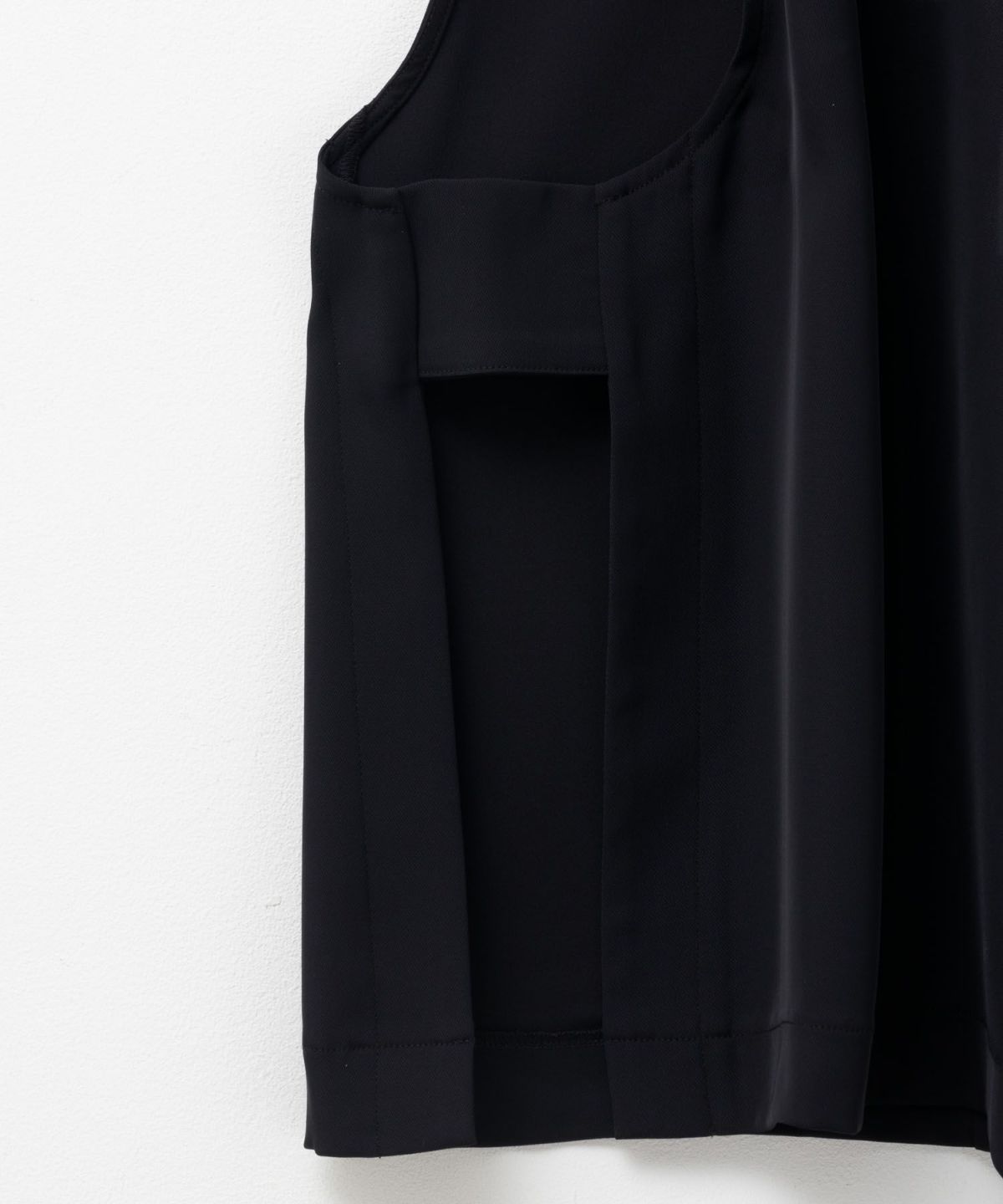 HusHusH 冷感ノーカラージレ レディース