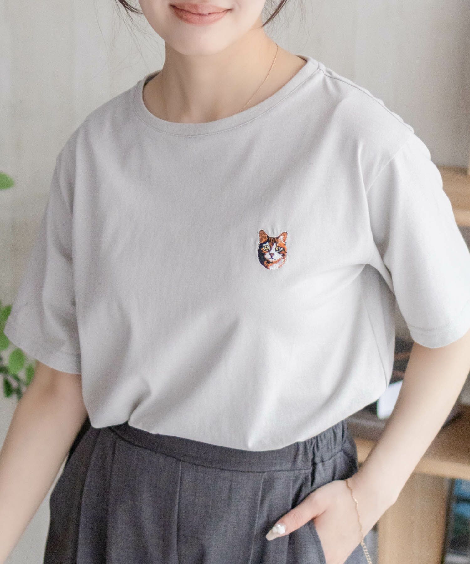 nAvy  ネコ刺繍Tシャツ レディース メール便 対応商品商品画像-3