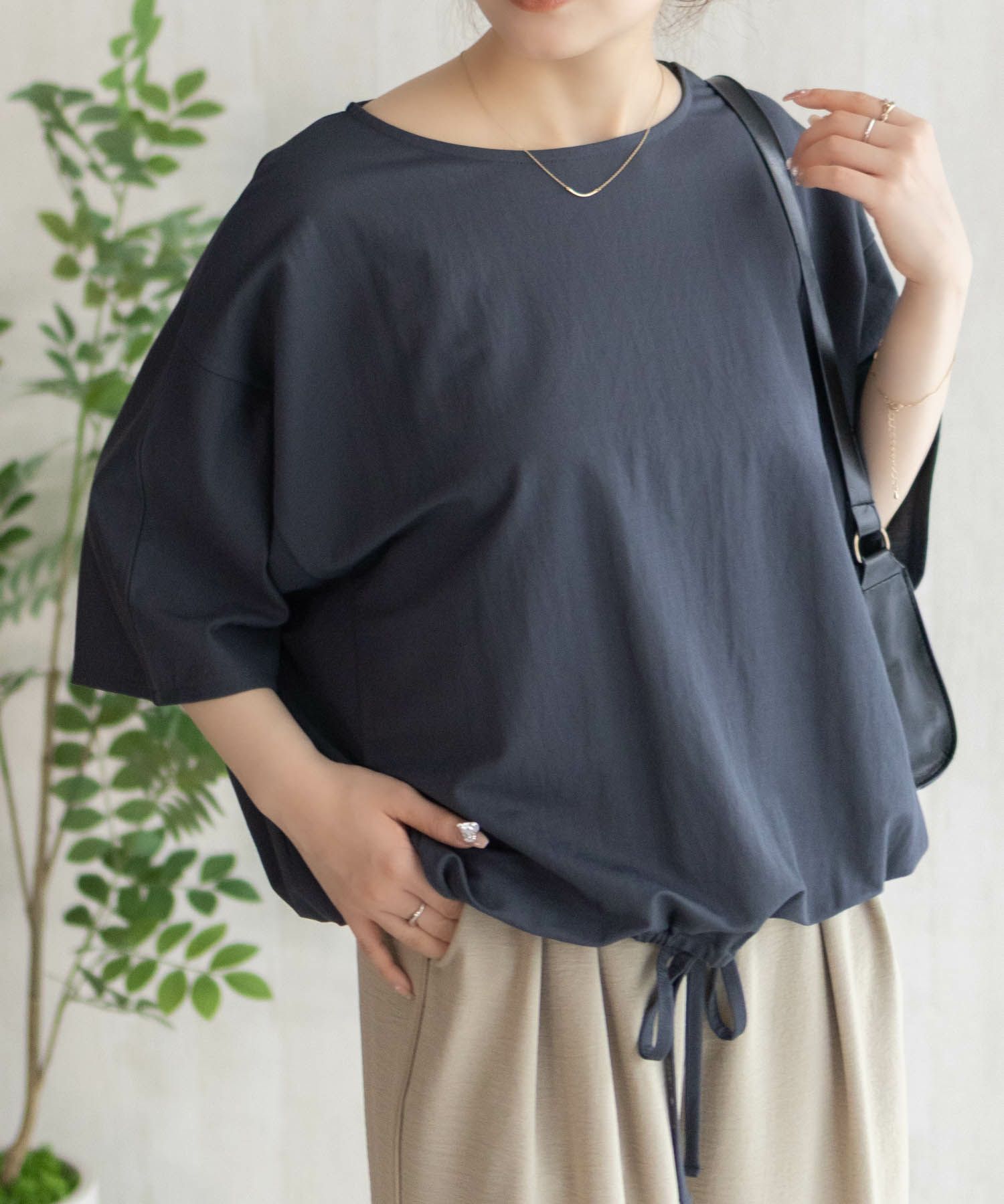 nAvy SARARI 裾スピンドルTシャツ レディース メール便 対応商品商品画像-1
