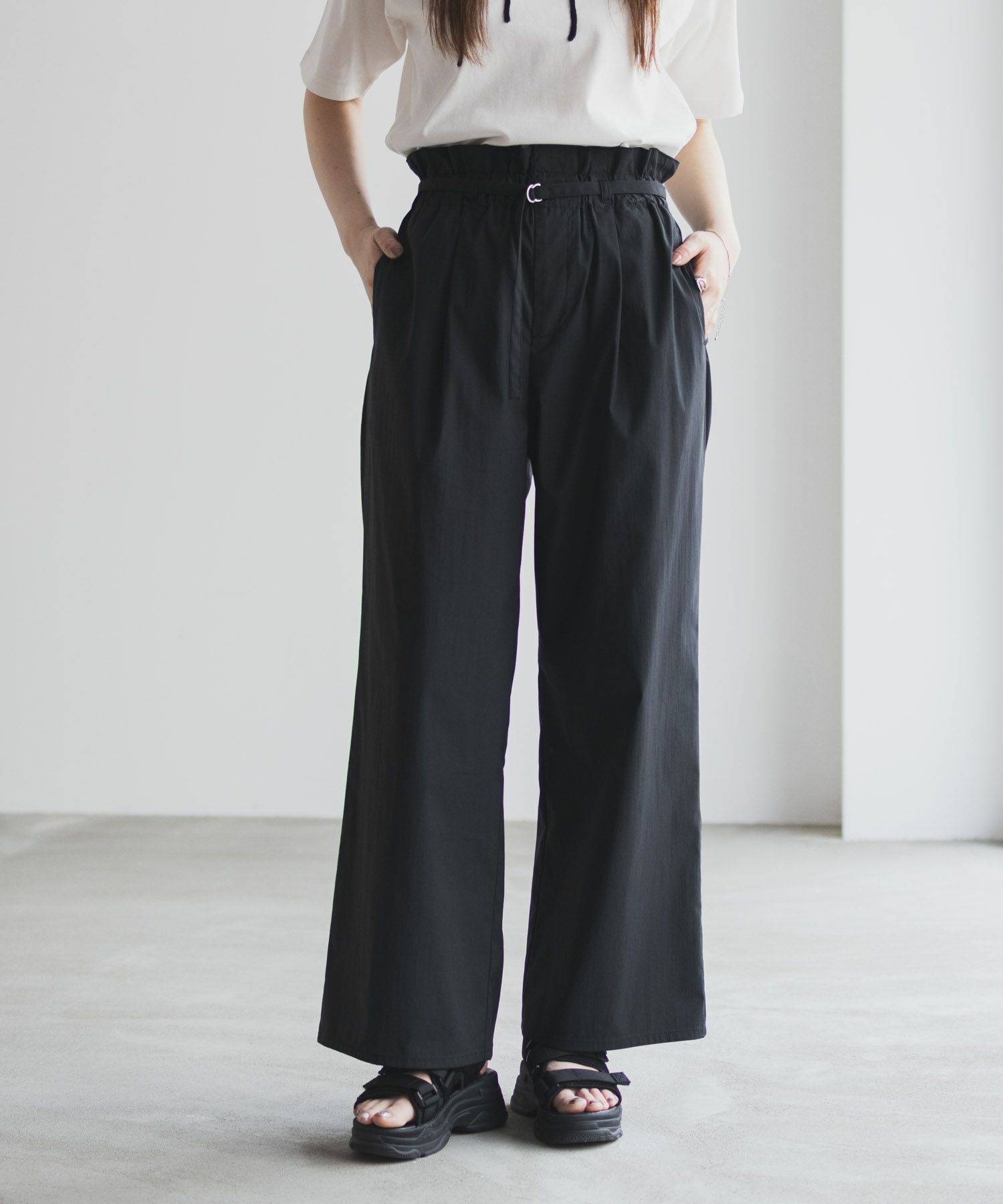 nAvy SARARI ベルト付きハイウエストパンツ レディース