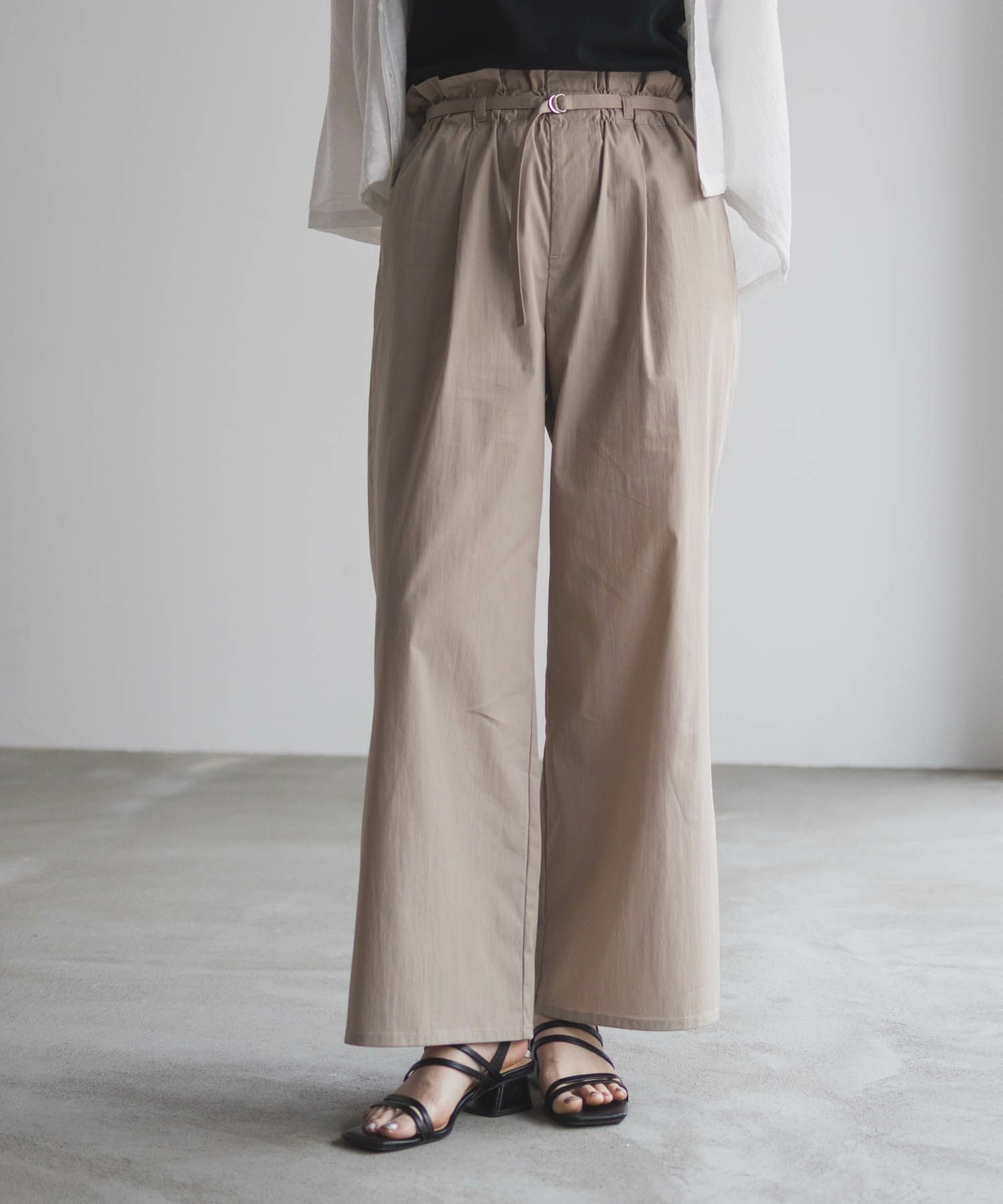 nAvy SARARI ベルト付きハイウエストパンツ レディース