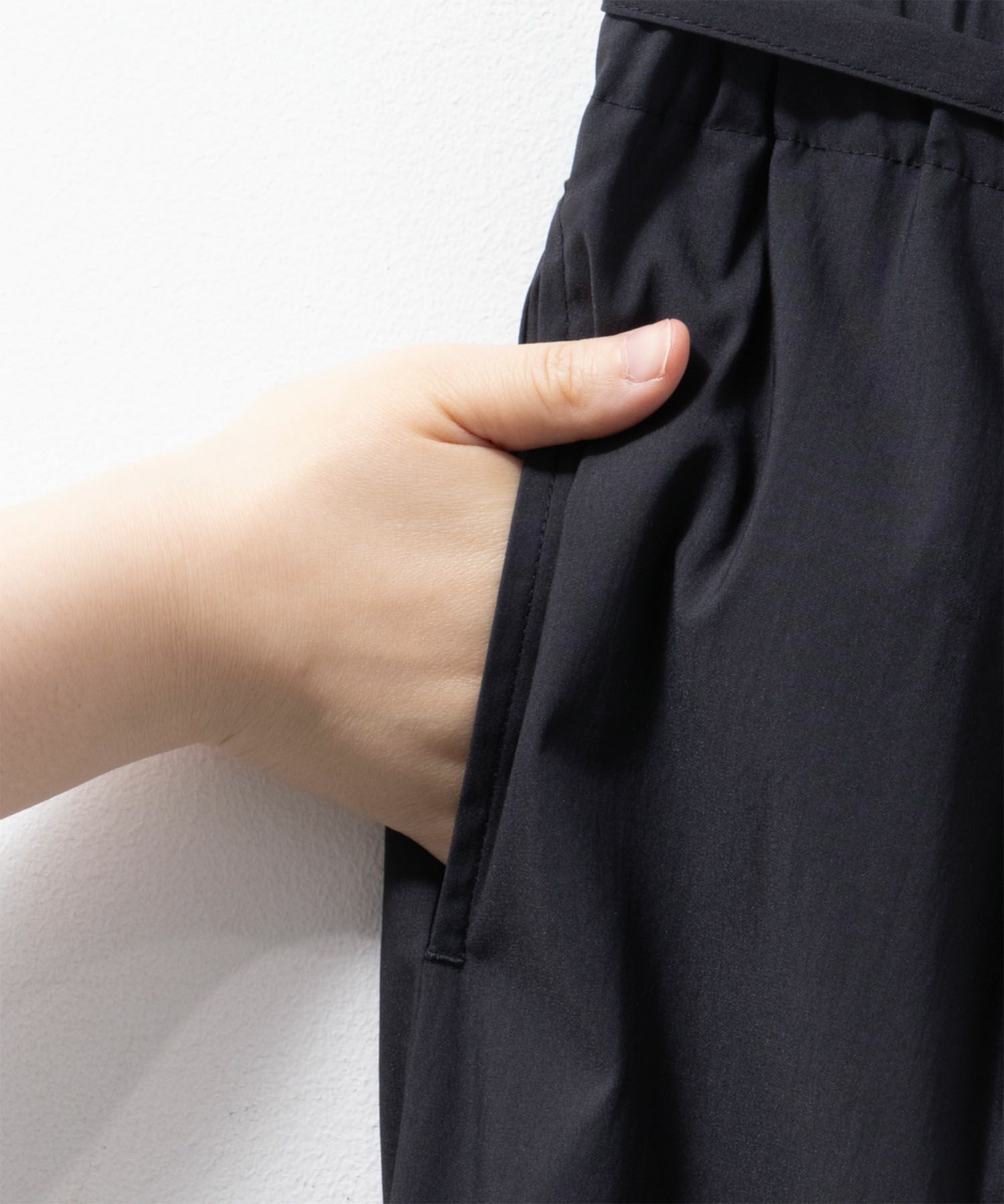 nAvy SARARI ベルト付きハイウエストパンツ レディース