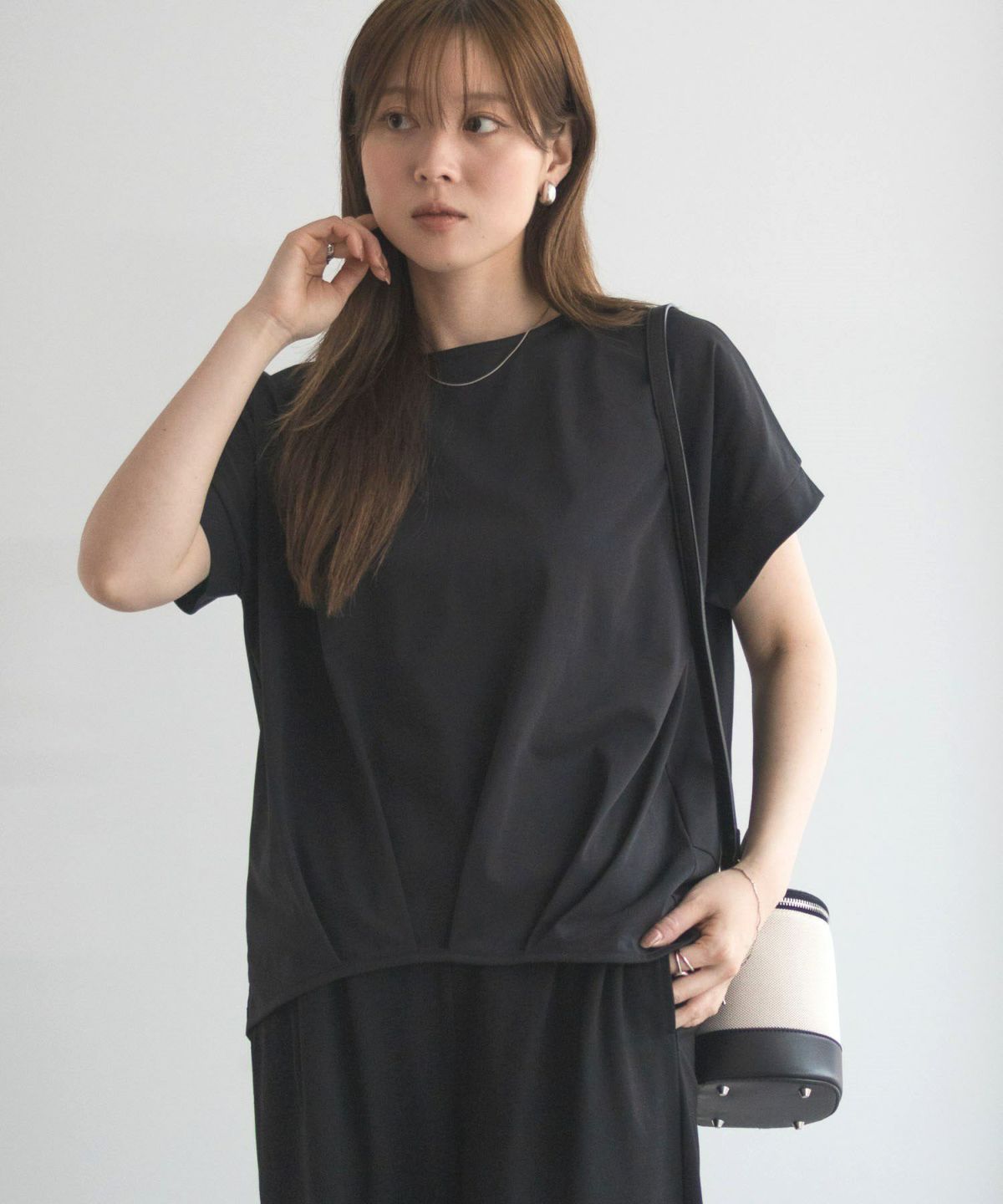 nAvy SARARI 裾タックプルオーバー レディース ネコポス 対応商品