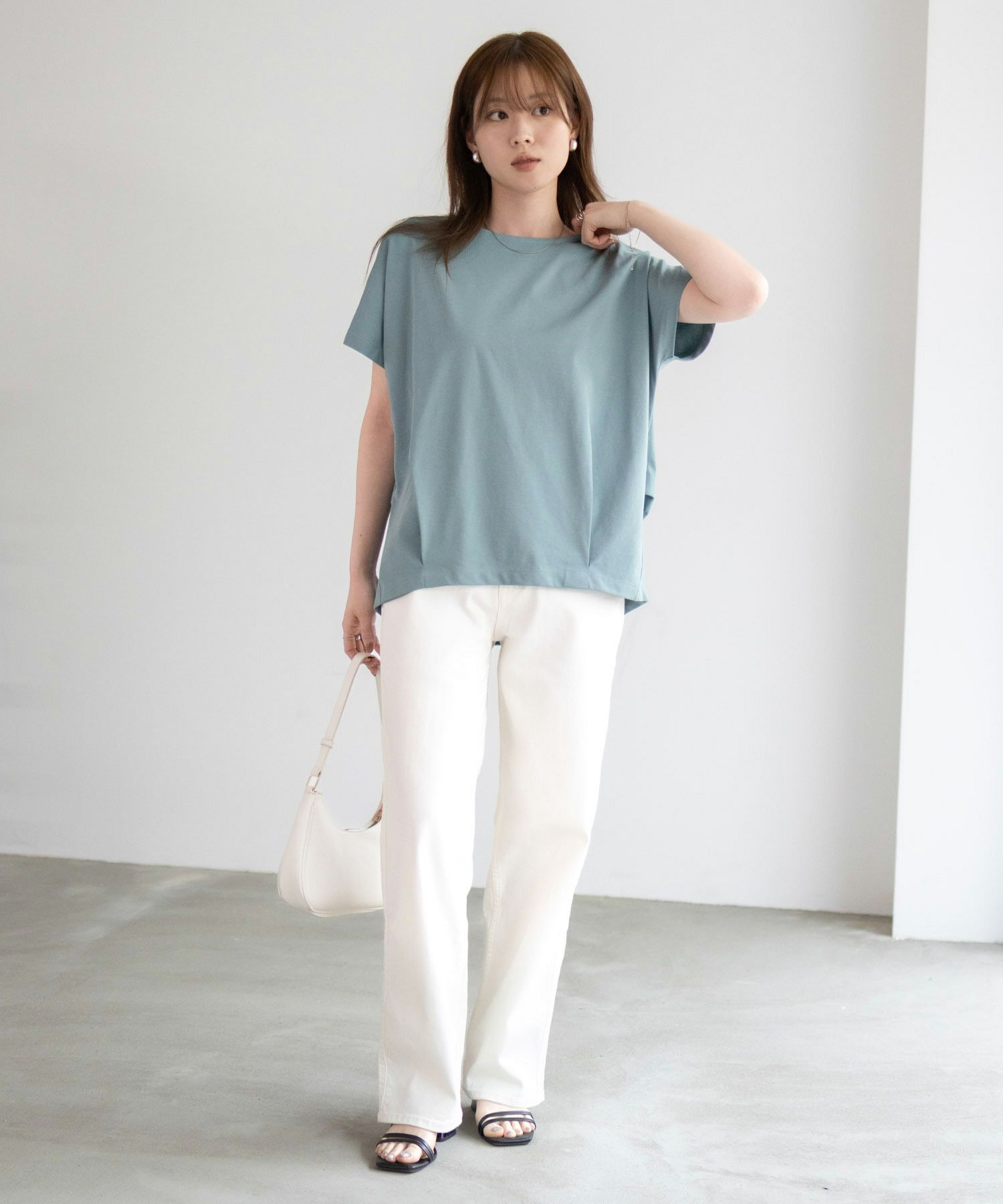 nAvy  SARARI 裾切替プルオーバー レディース メール便 対応商品商品画像-9