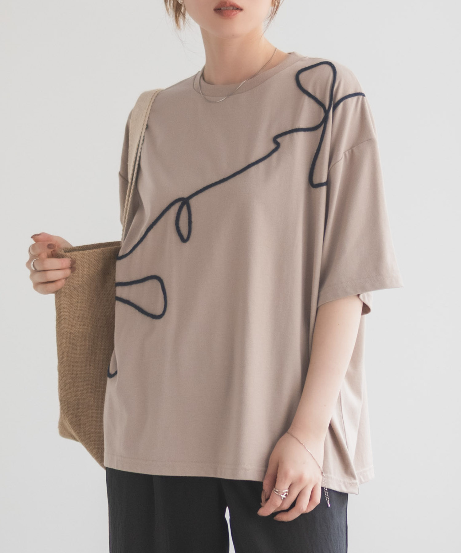 HusHusH  コード刺繍Tシャツ レディース メール便 対応商品商品画像-3