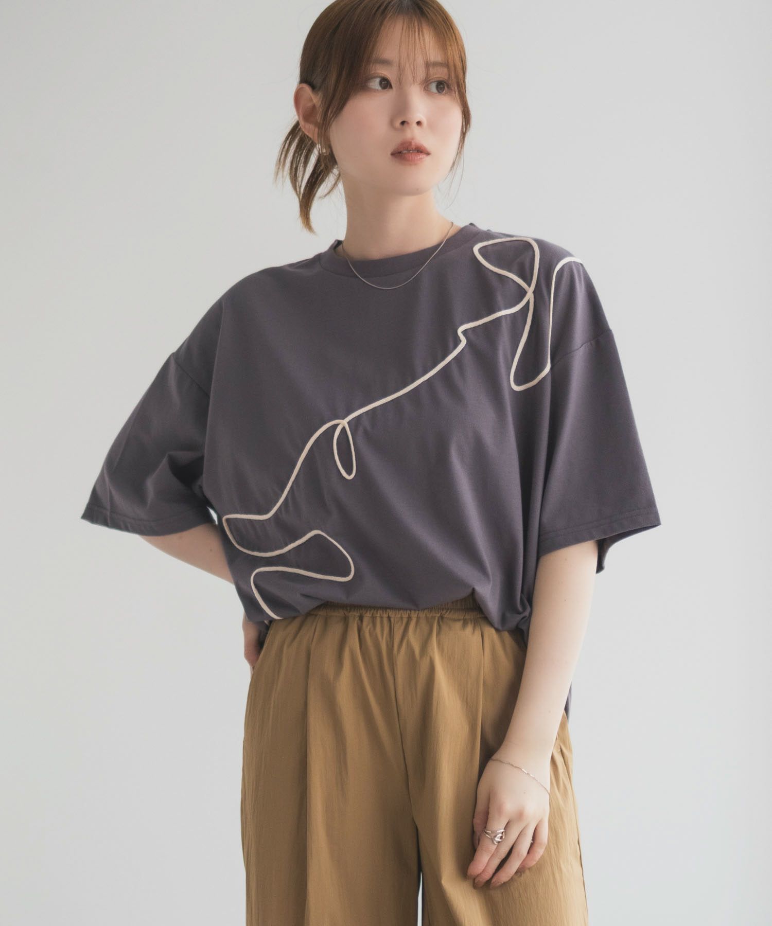 HusHusH コード刺繍Tシャツ レディース ネコポス 対応商品