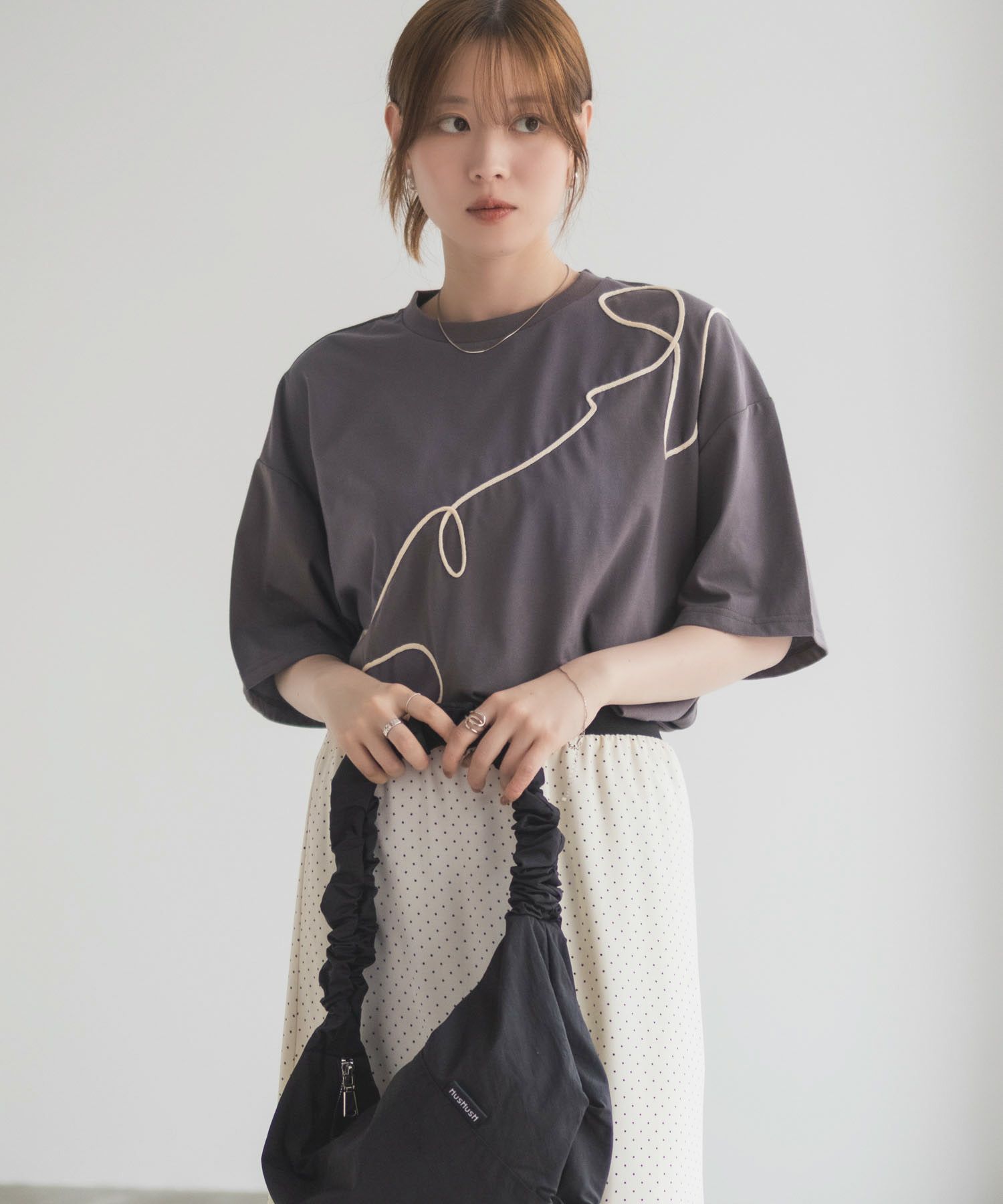 HusHusH コード刺繍Tシャツ レディース ネコポス 対応商品
