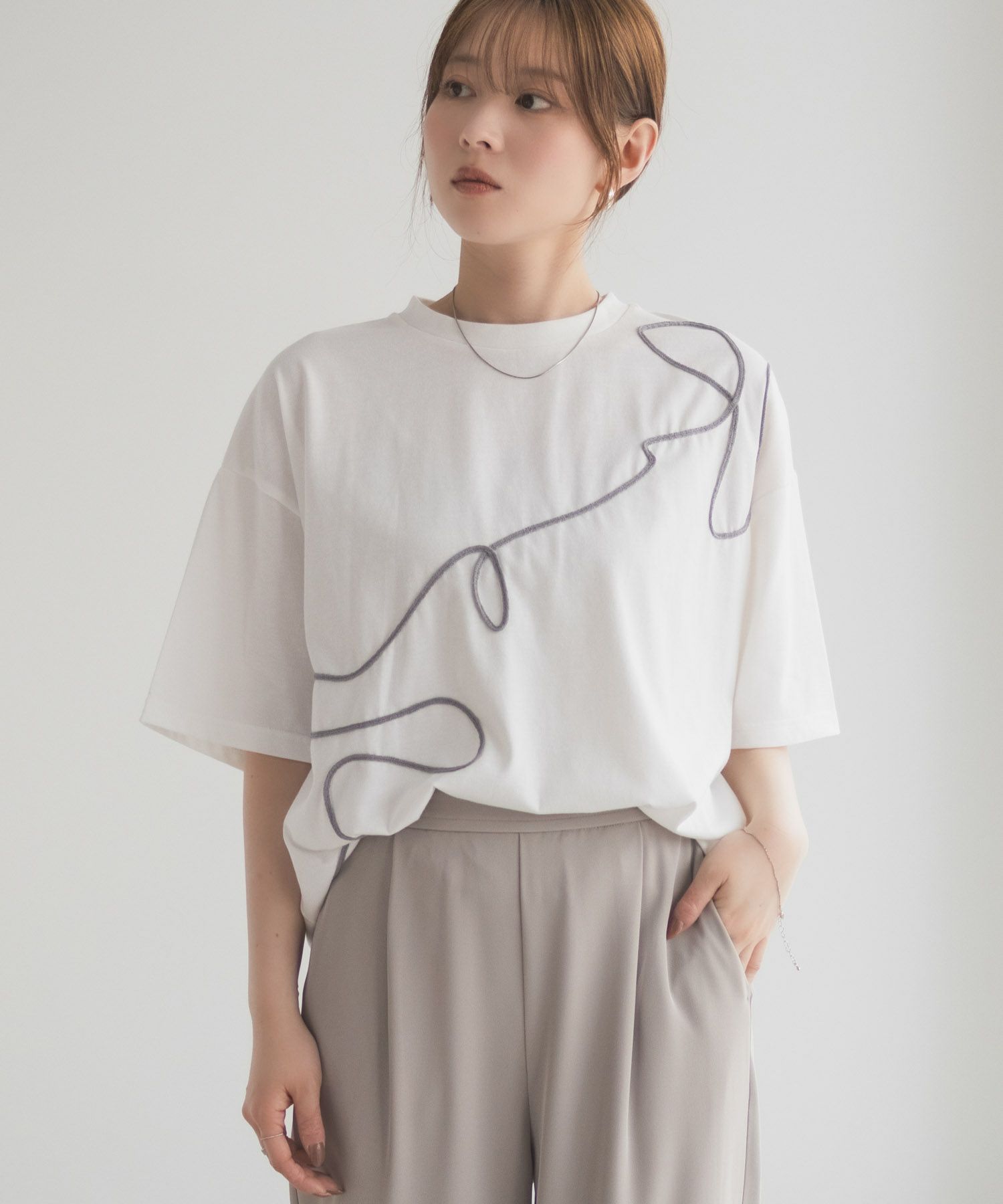HusHusH コード刺繍Tシャツ レディース メール便 対応商品商品サムネイル-12