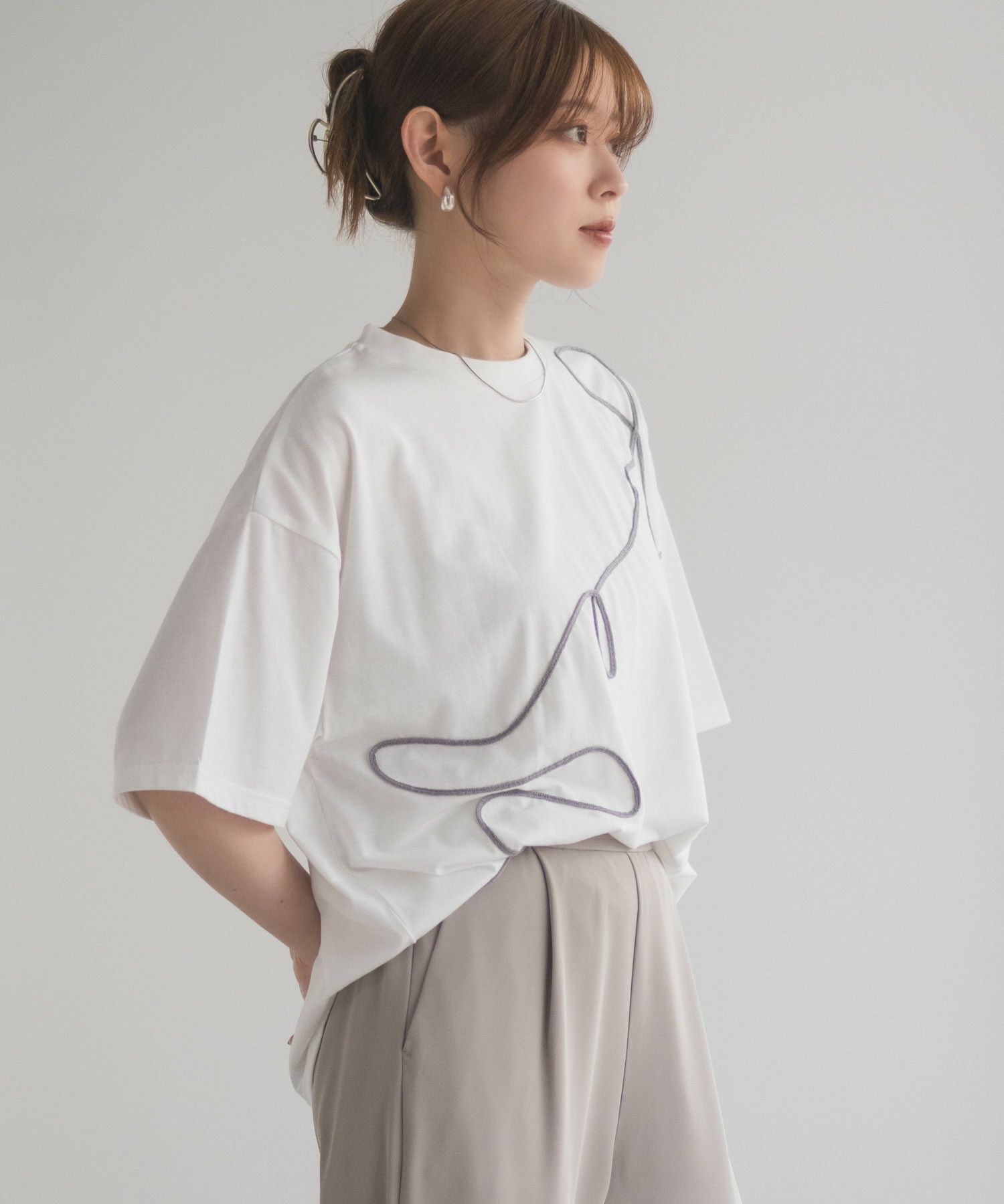 HusHusH コード刺繍Tシャツ レディース メール便 対応商品商品サムネイル-13