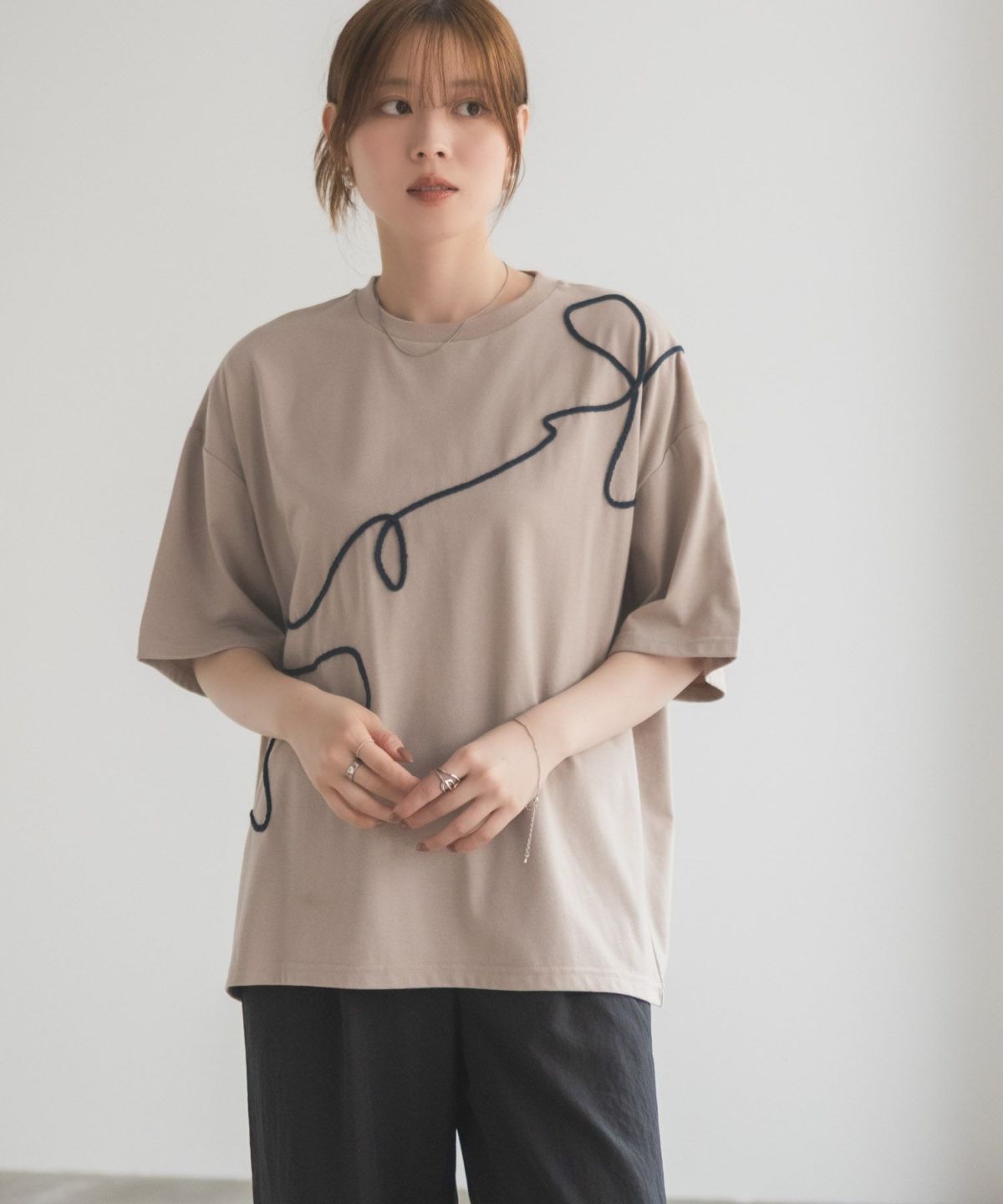 HusHusH コード刺繍Tシャツ レディース ネコポス 対応商品
