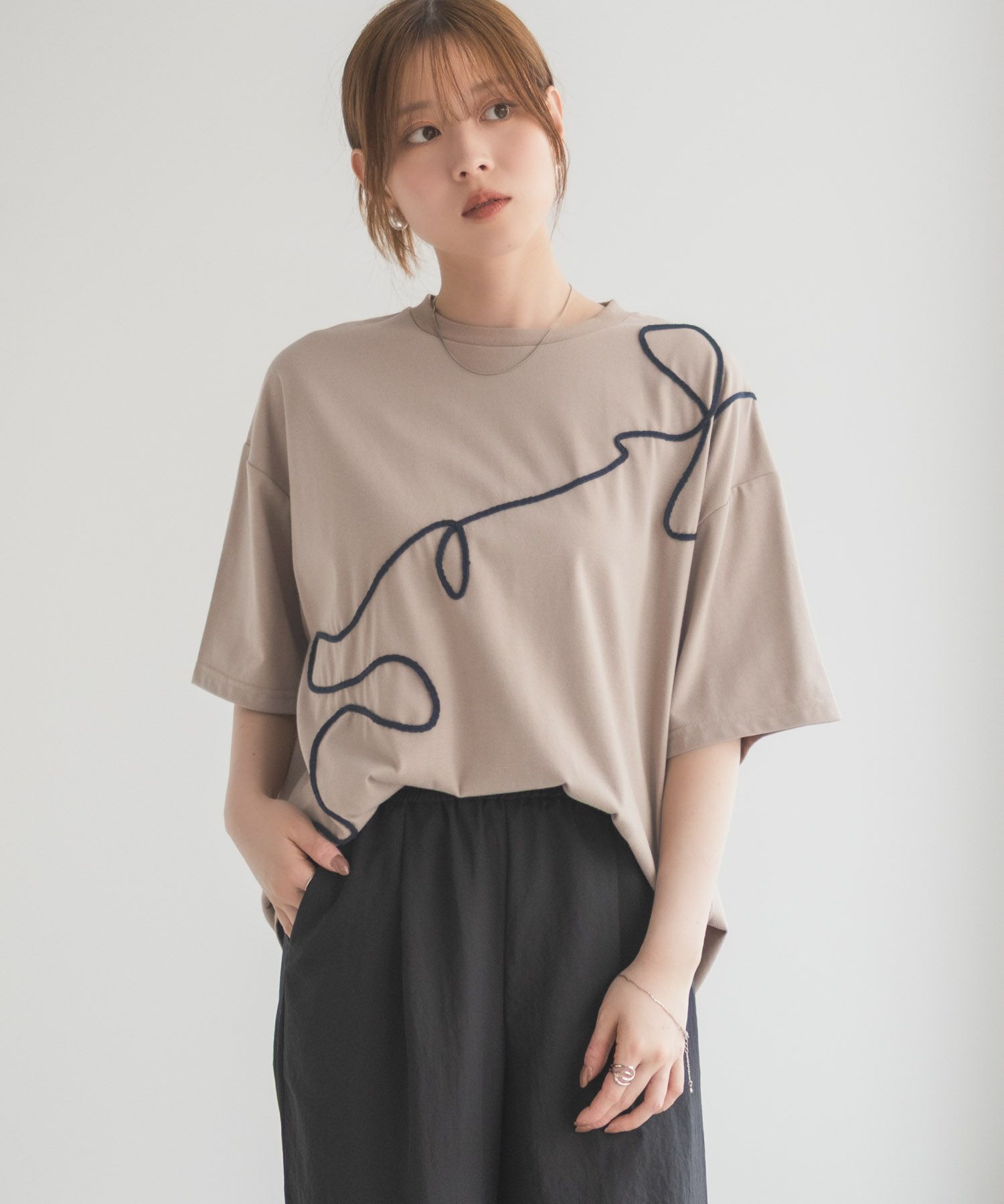 HusHusH コード刺繍Tシャツ レディース ネコポス 対応商品