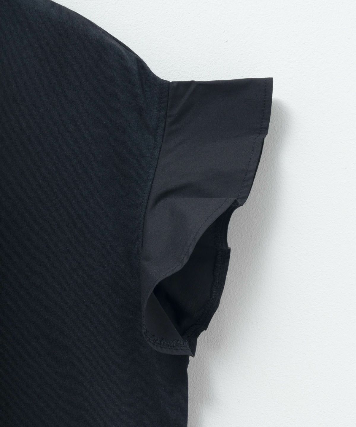 HusHusH 布帛フリルTシャツ レディース ネコポス 対応商品