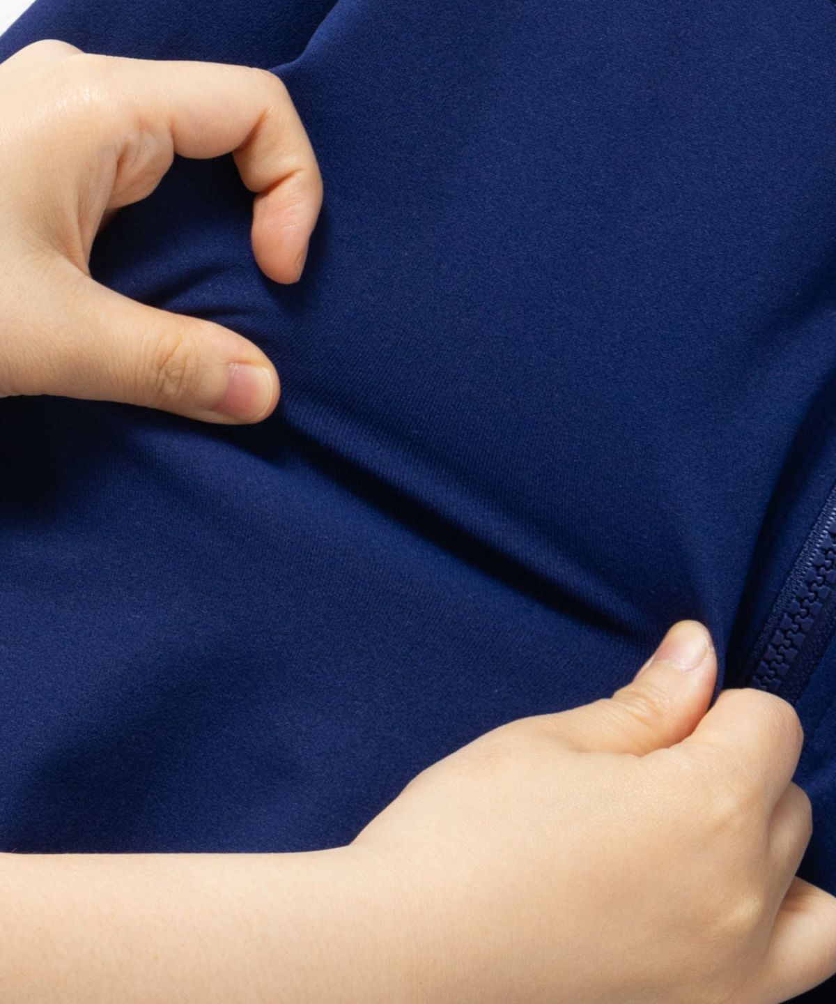 NAVY 袖ロゴラッシュガード キッズ